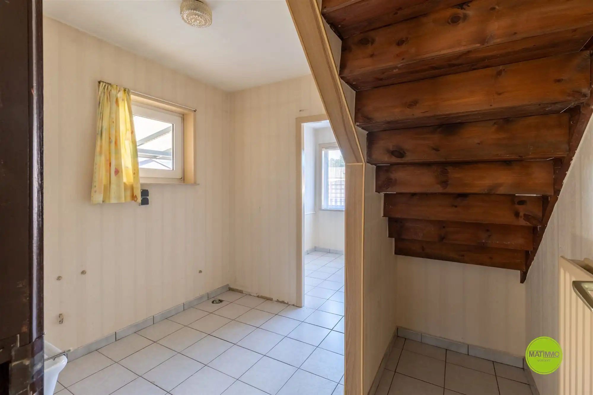 Ruime open bebouwing met 6 slaapkamers op 750 m2 grond foto 13