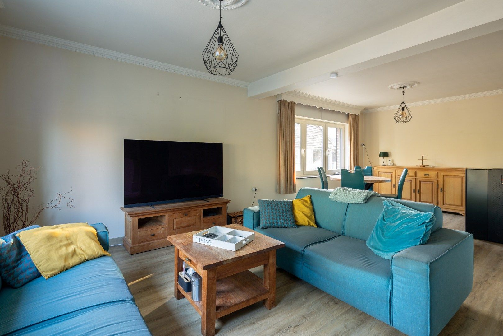 Vrijstaande woning met prachtige groene ligging te koop! foto 2