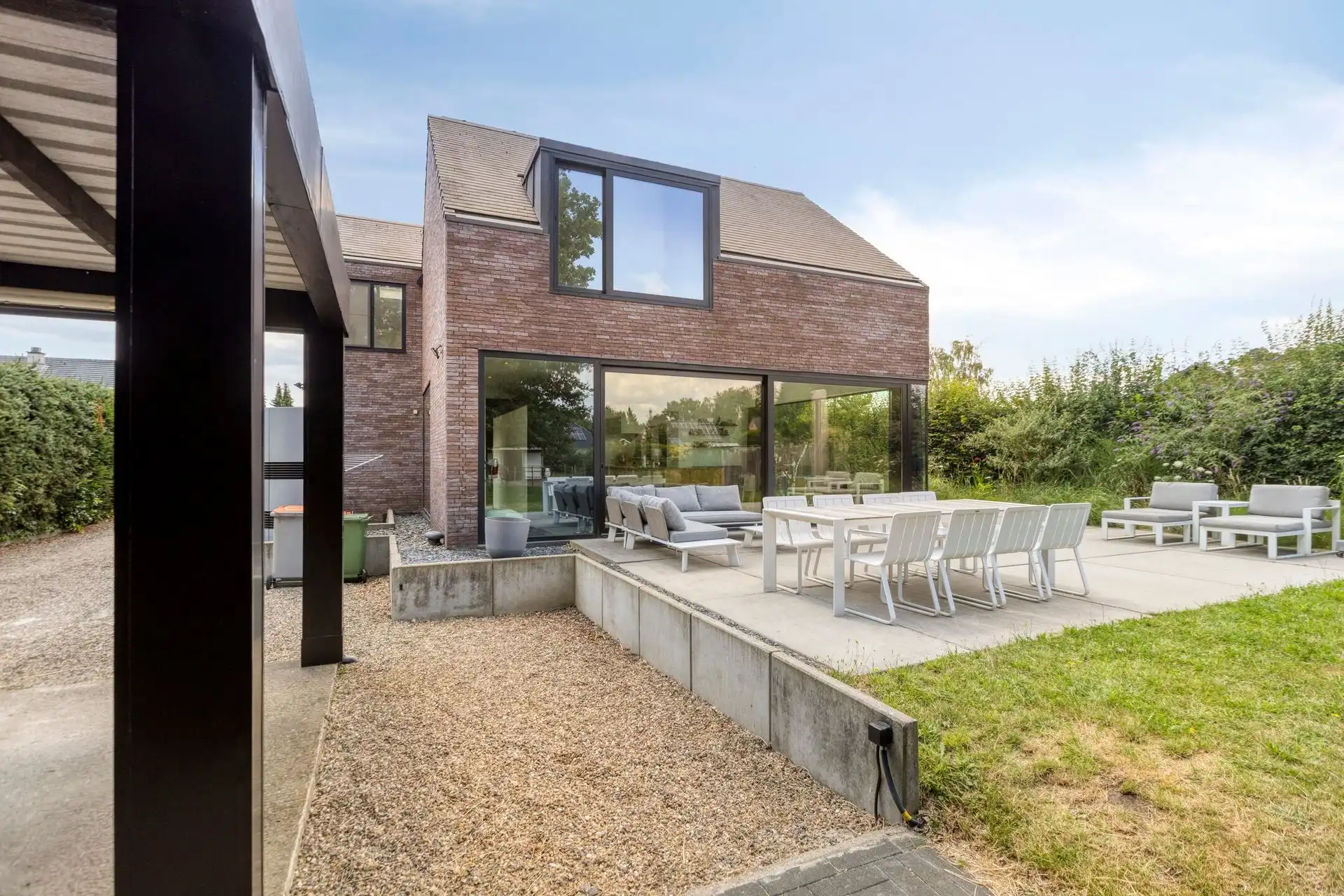 Exclusief wonen waar architectuur, ruimte en levenslang comfort samenkomen. foto 68