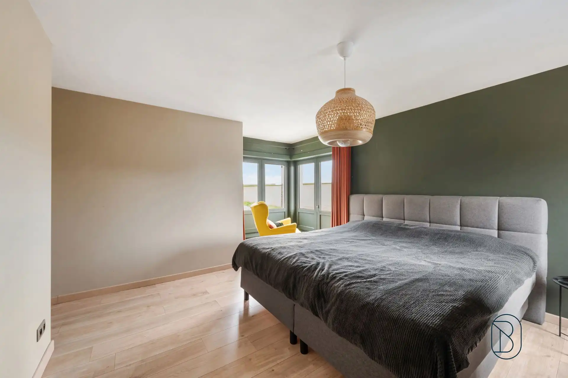 Instapklare woning met loods van 240 m² op topligging foto 9
