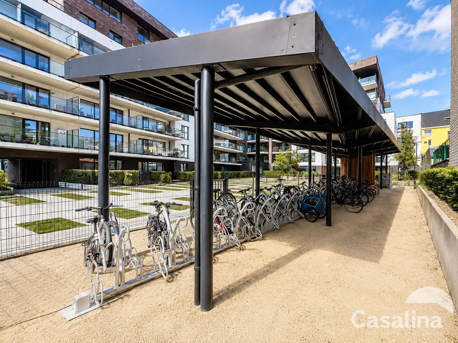 Prachtige appartement (102m²) met terras en parking foto 11
