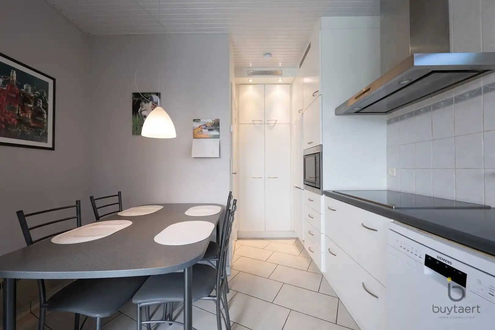 Aangenaam GELIJKVLOERS landhuis in een fijne en groene omgeving! foto 14