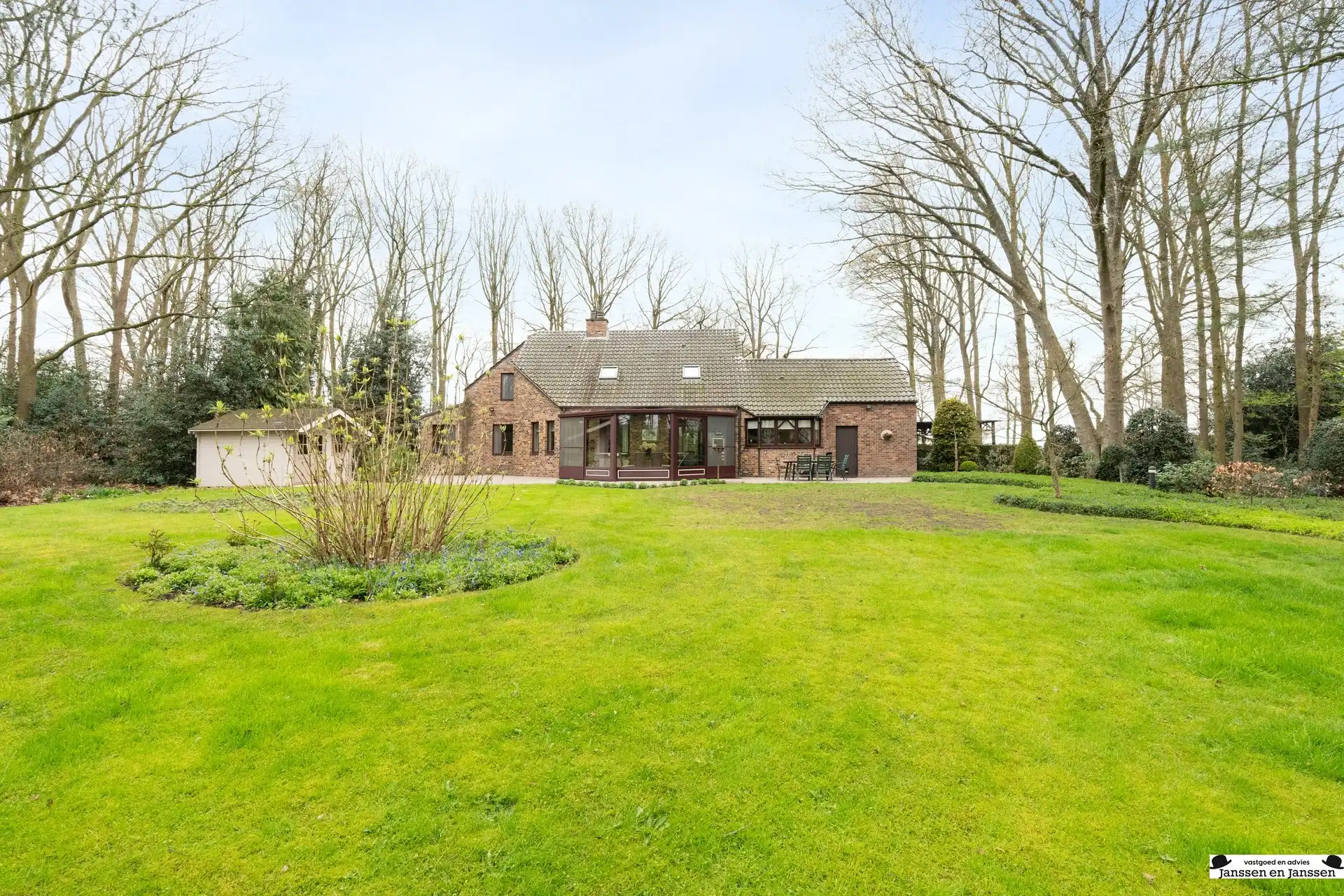 Karaktervolle villa op aan de Bredabaan te Gooreind  foto 28