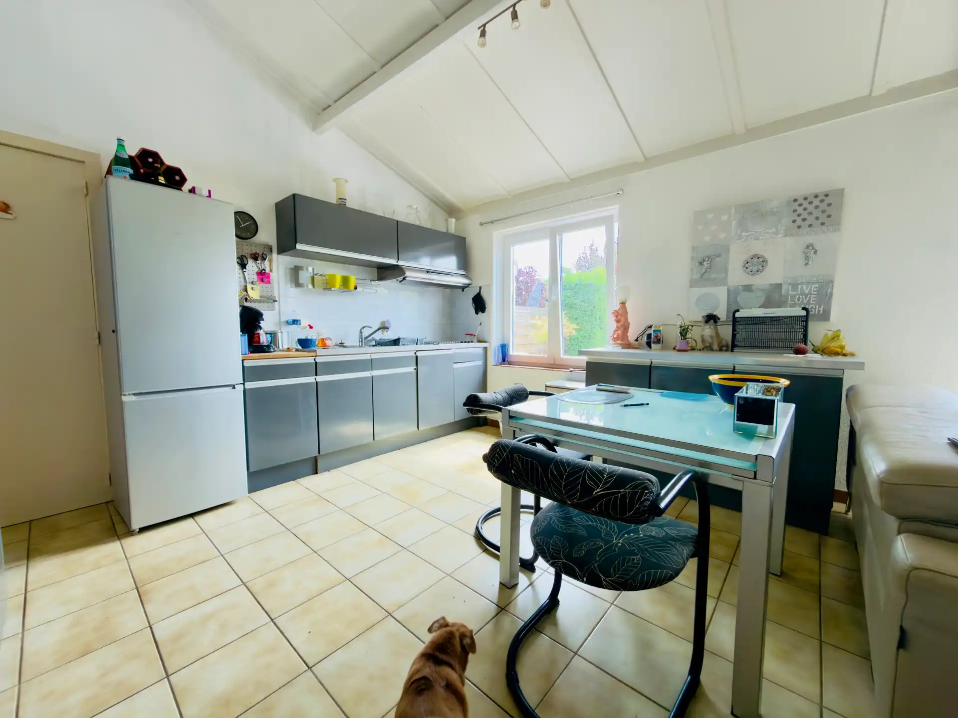 Charmant duinenhuisje aan natuurreservaat – 2 slaapkamers, tuin & parking. foto 3
