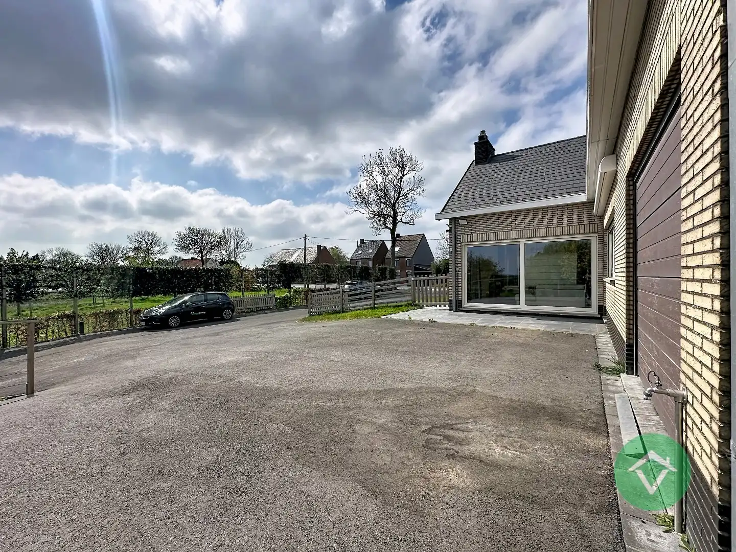Statige bungalow op 1.811m² met landelijk zicht, drie slaapkamers en twee garages te Ichtegem foto 25
