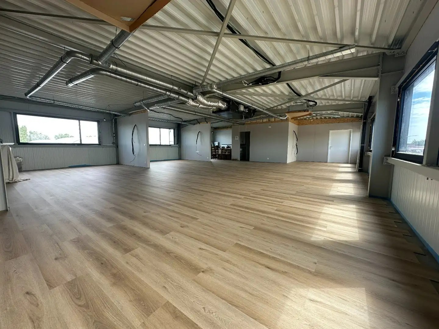 Prachtige kantoorruimte, 275 m², met private parking, gunstig gelegen te Torhout. foto 12