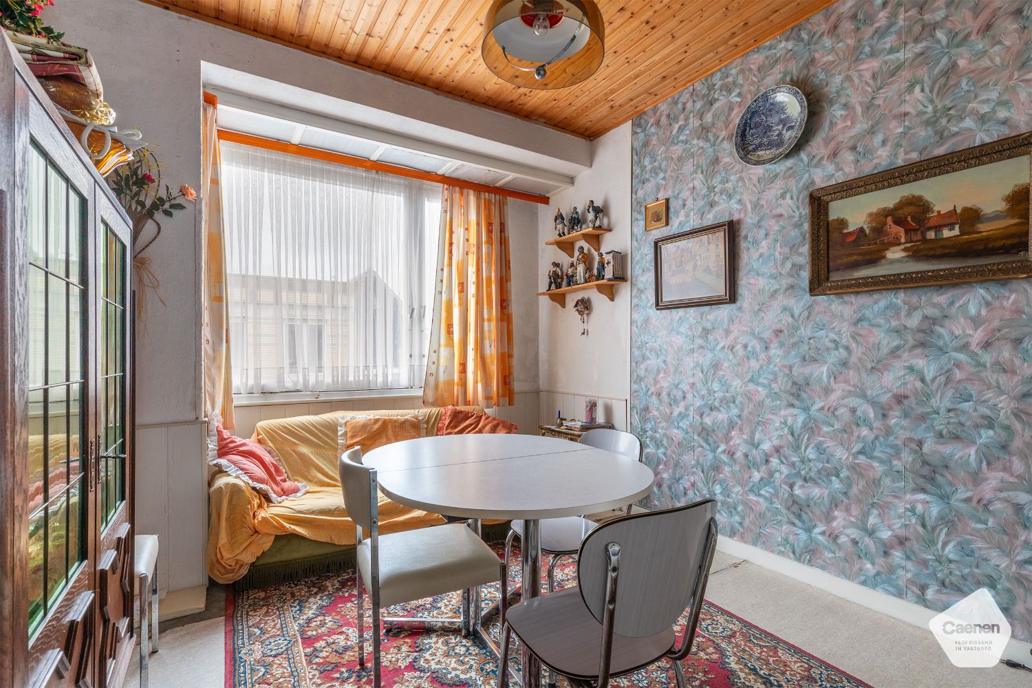 Volledig te renoveren twee slaapkamer appartement vlakbij het centrum van Blankenberge foto 2