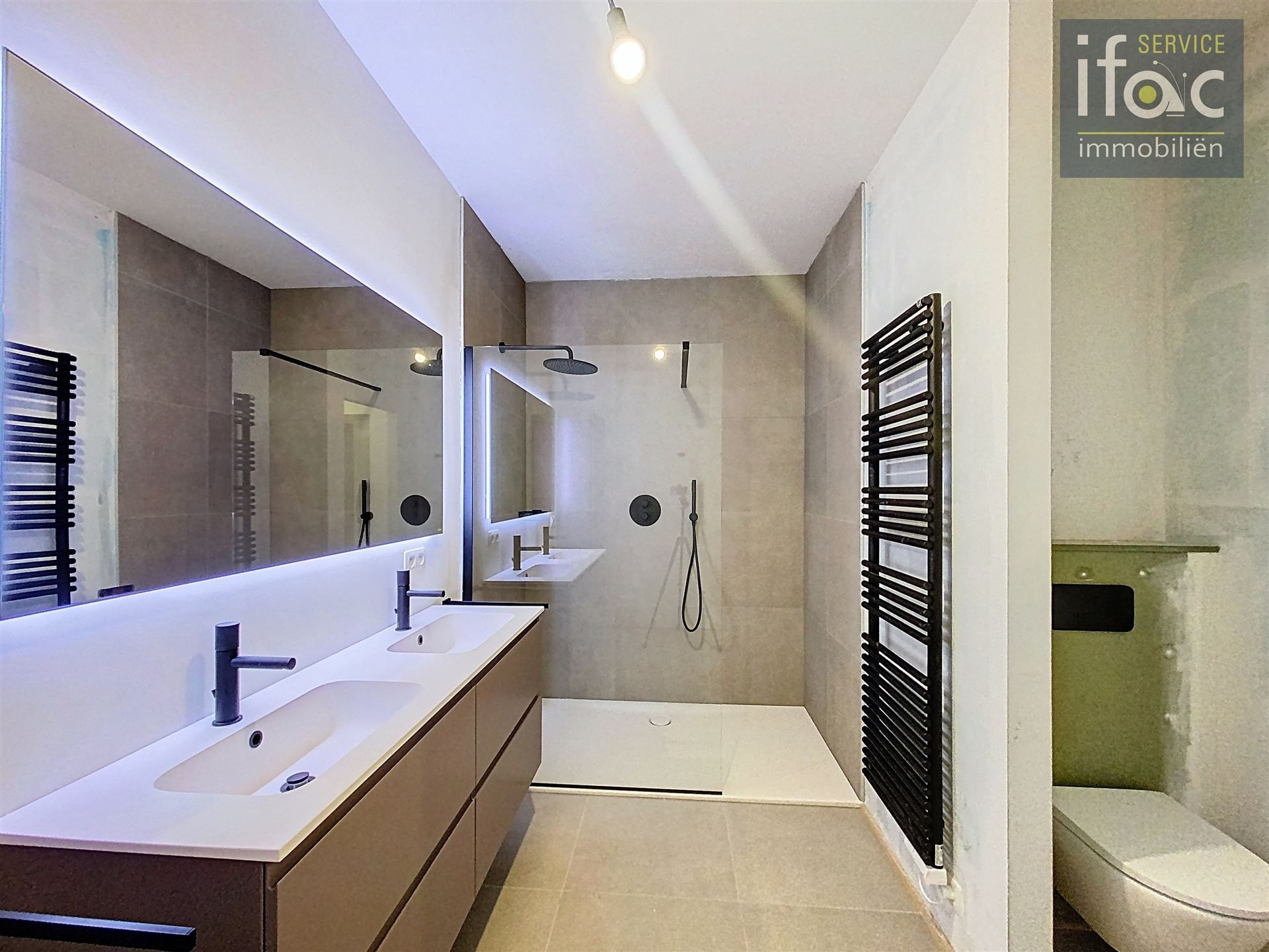 Luxe appartement met ruim terras en 2 autostaanplaatsen op de prestigieuze Panquin site naast het Park van Tervuren foto 14