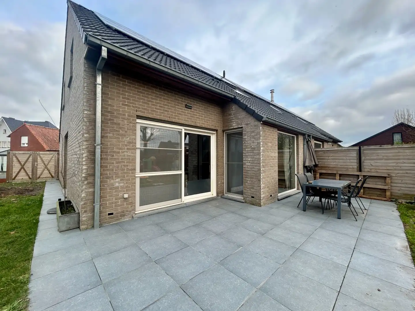 Recente halfopen bebouwing met 3 slaapkamers, garage en tuin te Vinkt! foto 7