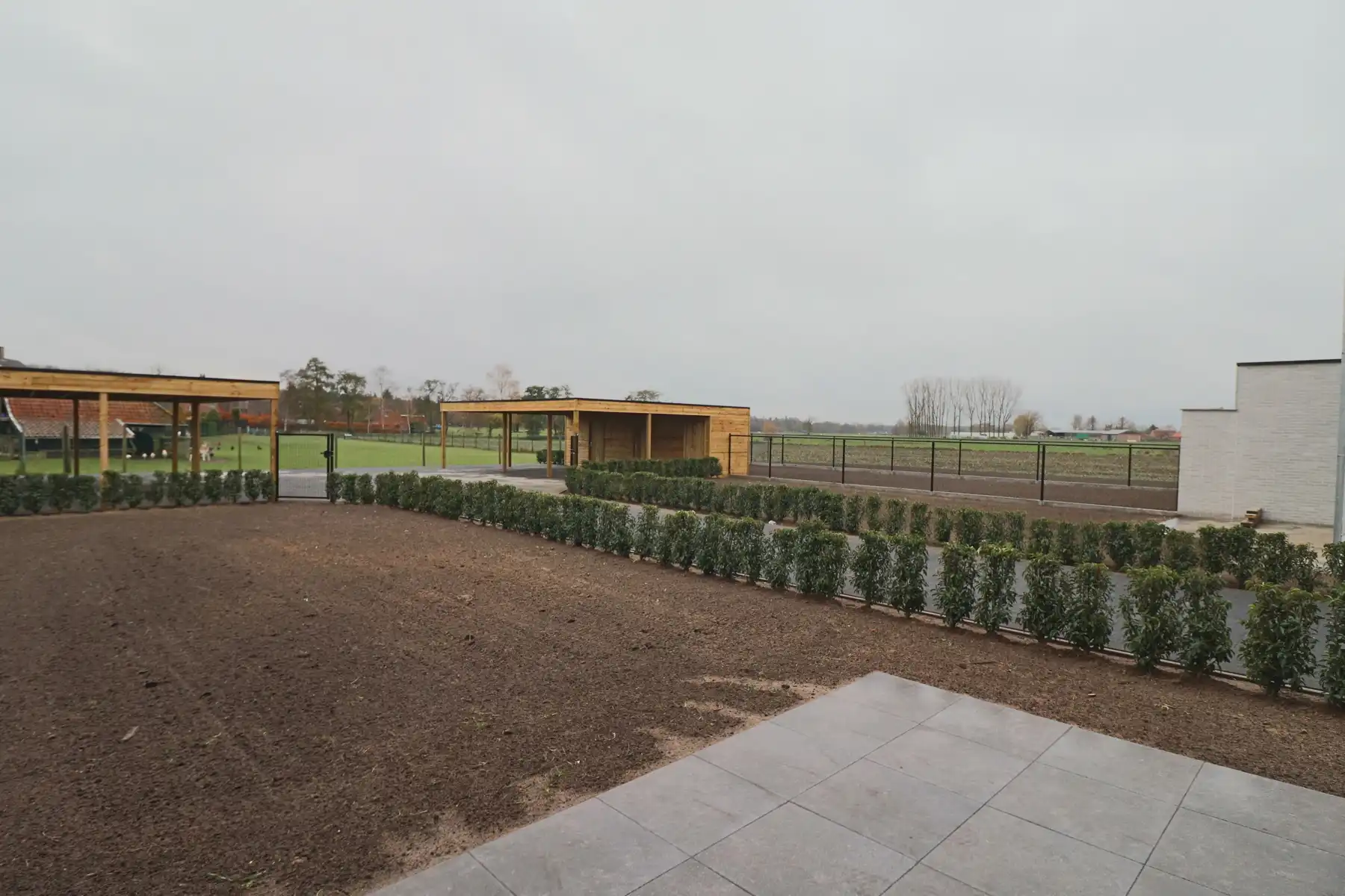 Halfopen woning met 3 slaapkamers en carport/fietsenberging op perceel van ca 320m² foto 23