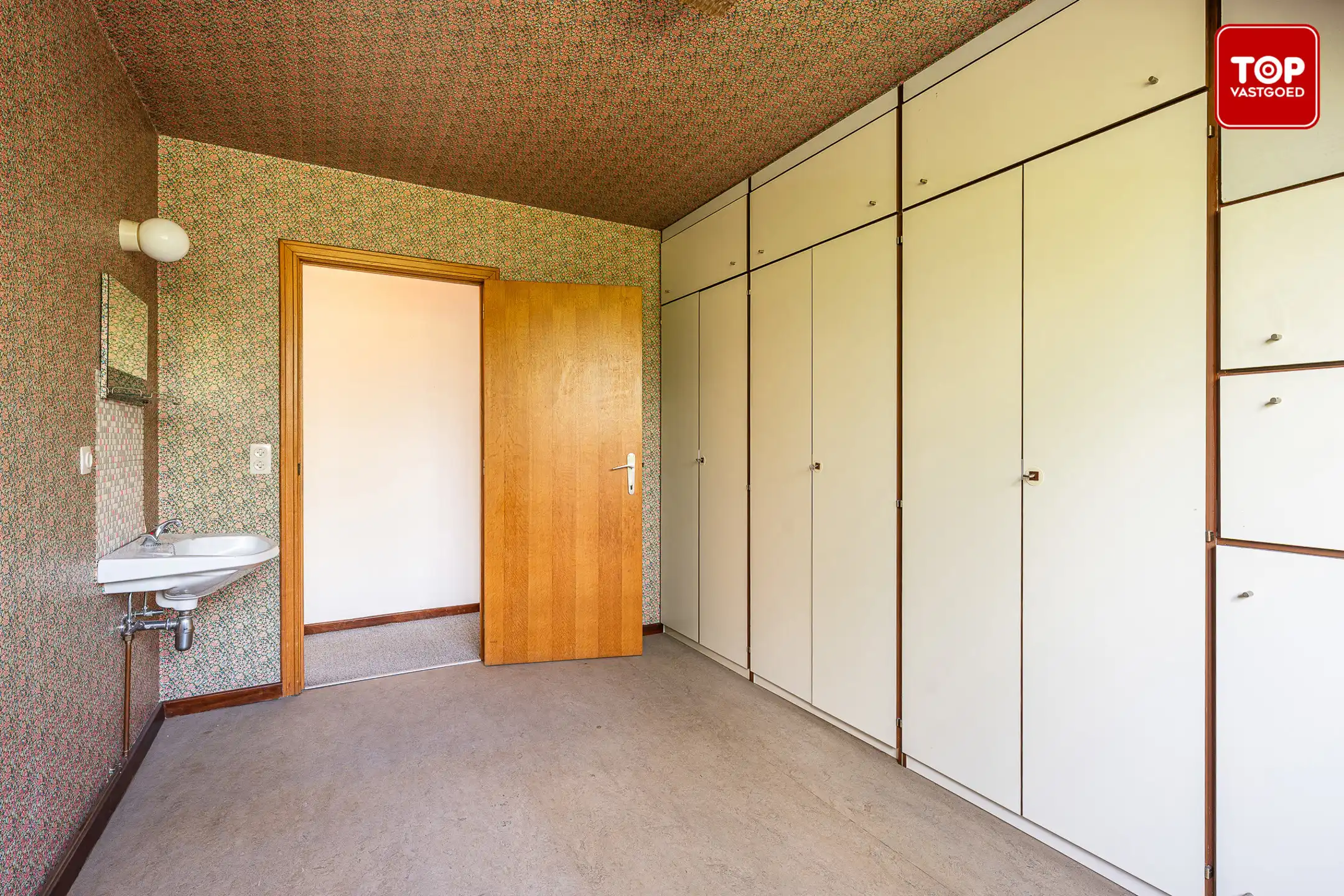 Te renoveren karaktervolle villa met 4 slaapkamers, gelegen op een perceel van 900 m². foto 20