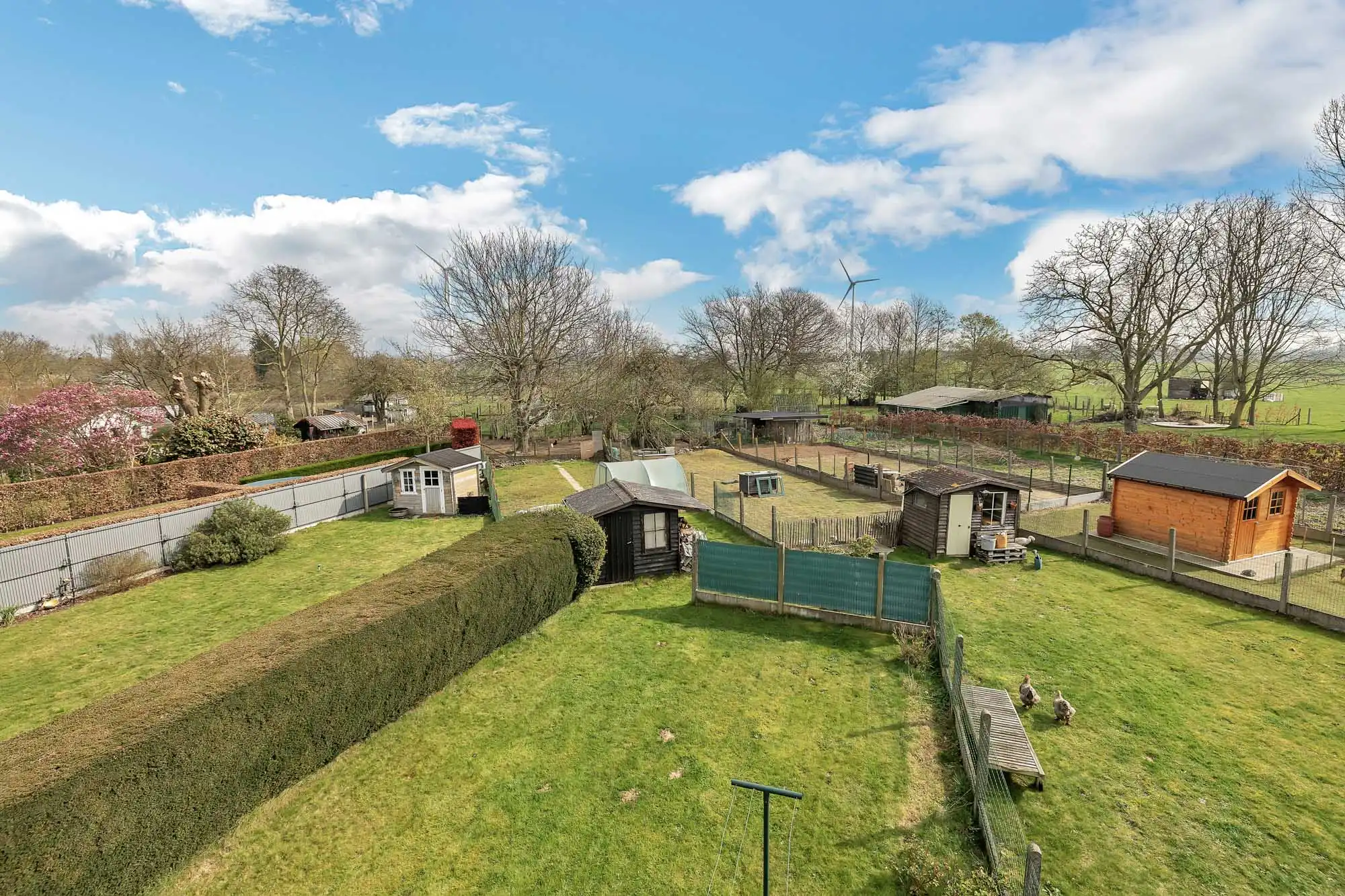 Goed onderhouden woning met garage en tuin foto 25