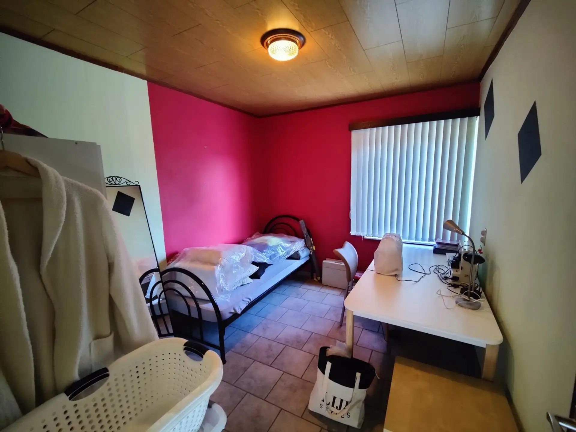 Ruim, gelijkvloers appartement met 2 slaapkamers & terras foto 6