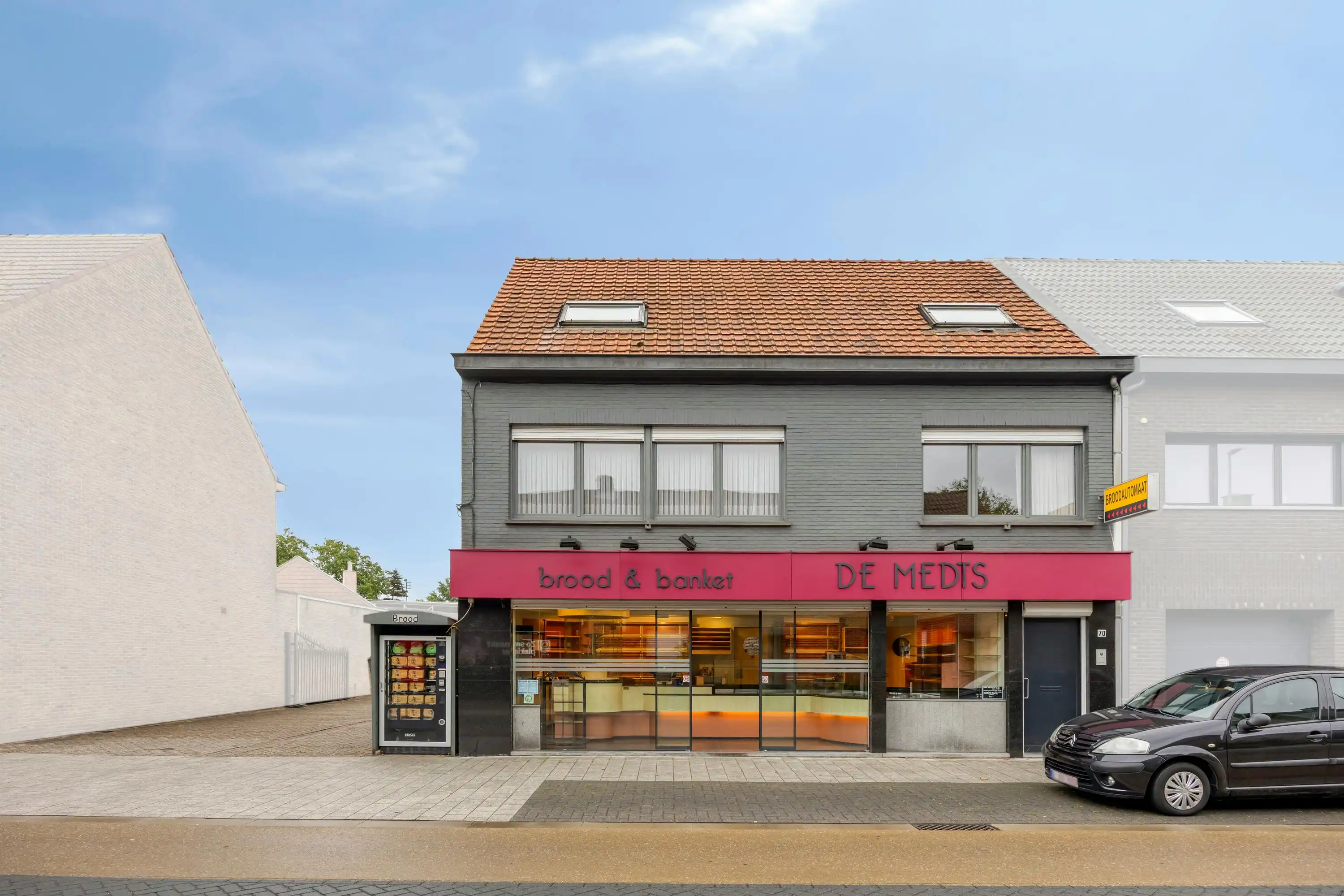 Hoofdfoto van de publicatie: Handelspand met woonst, 6 slpk, in Wildert centrum te koop