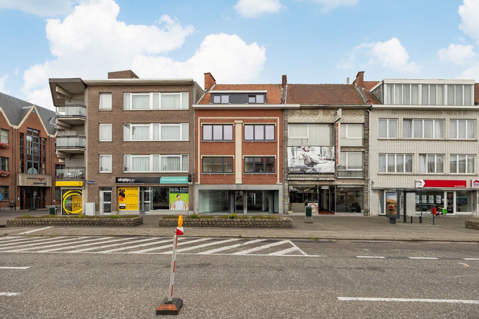 APPARTEMENT + TERRAS foto {{pictureIndex}}