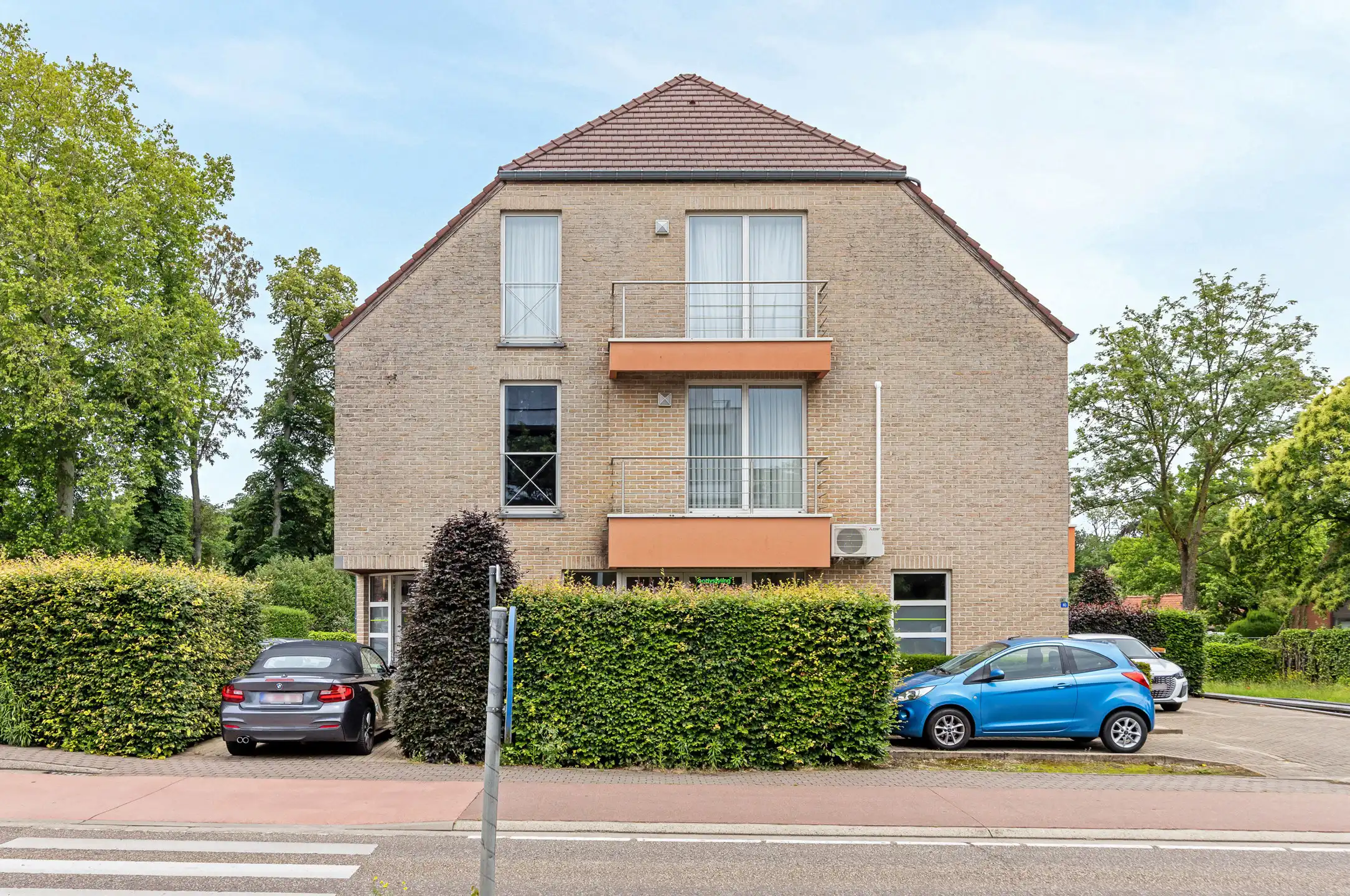 Centrale residentie met handelsruimte te Bilzen foto 37