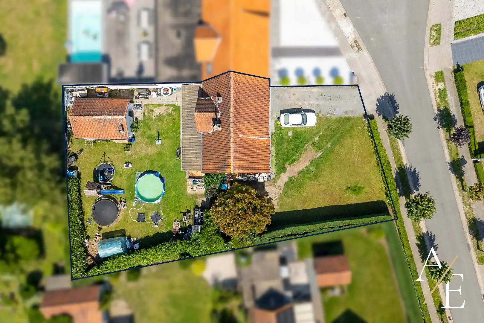 SCHELLEBELLE - Te renoveren halfopen woning met grote tuin! foto 11