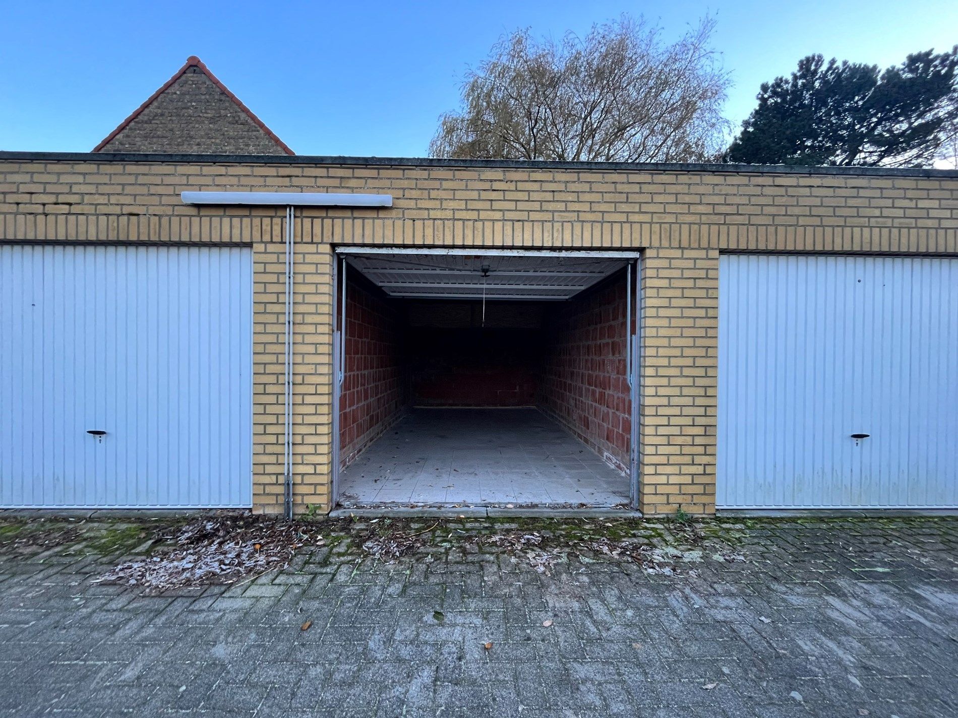 Gesloten garagebox (gelijkvloers) te Westkapelle foto 3