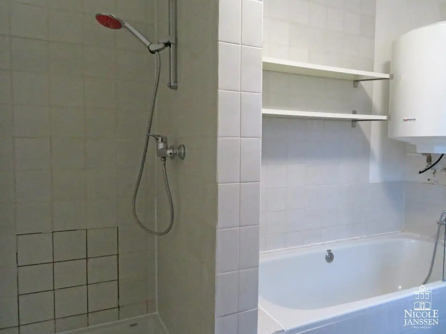 Charmant stadshuisje met drie slaapkamers en tuintje foto 9