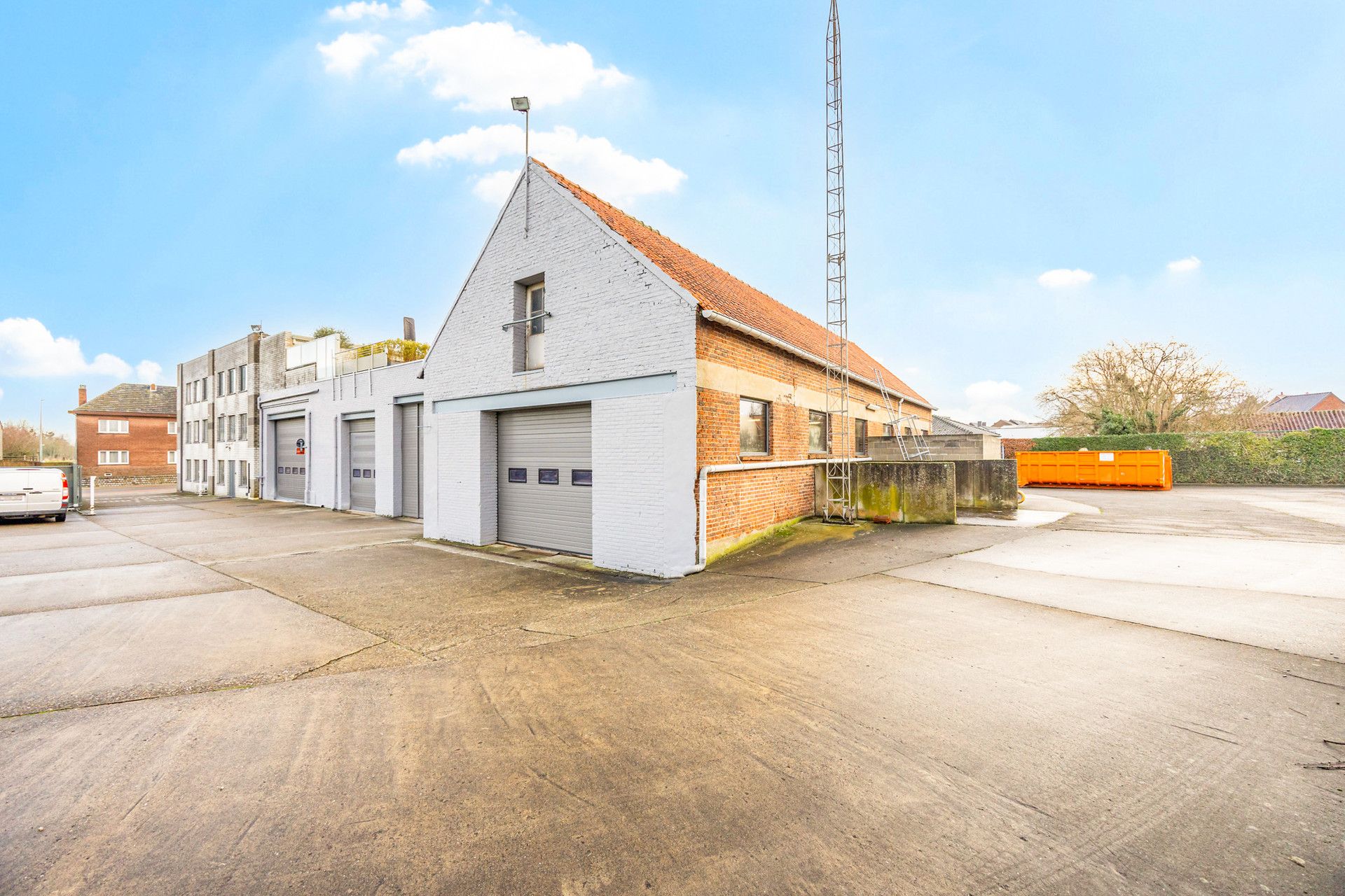 GEBOUW BESTAANDE UIT APP, 3 KANTOORVLOEREN & WERKPLAATS TE BILZEN. foto 33