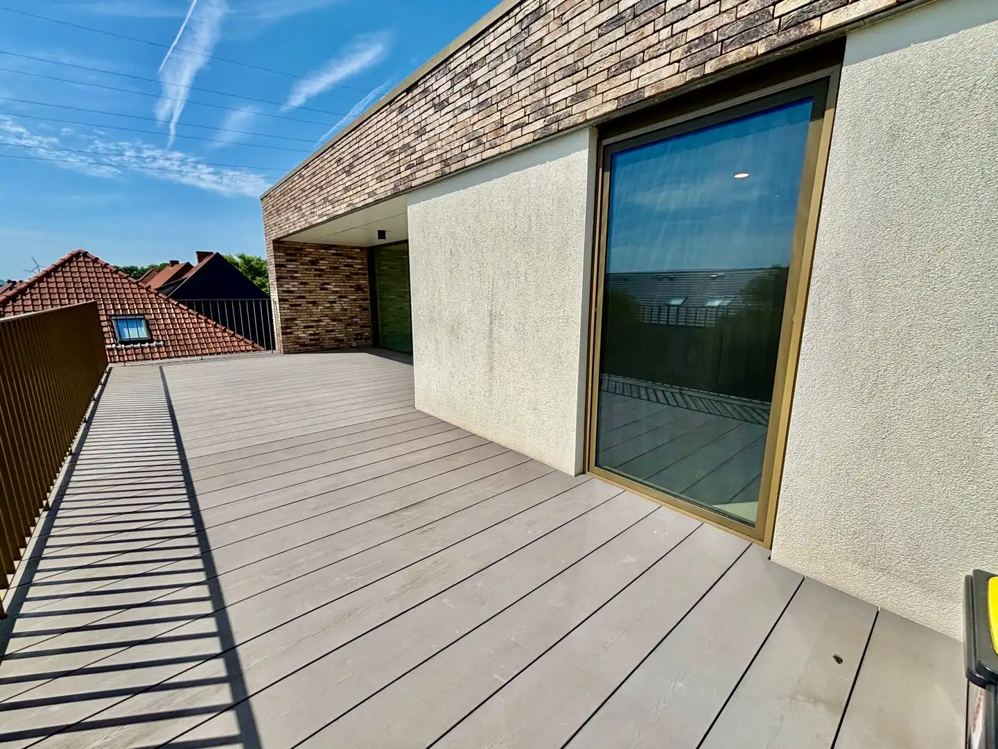 Ruim dakappartement met zonnig terras en garage foto 9