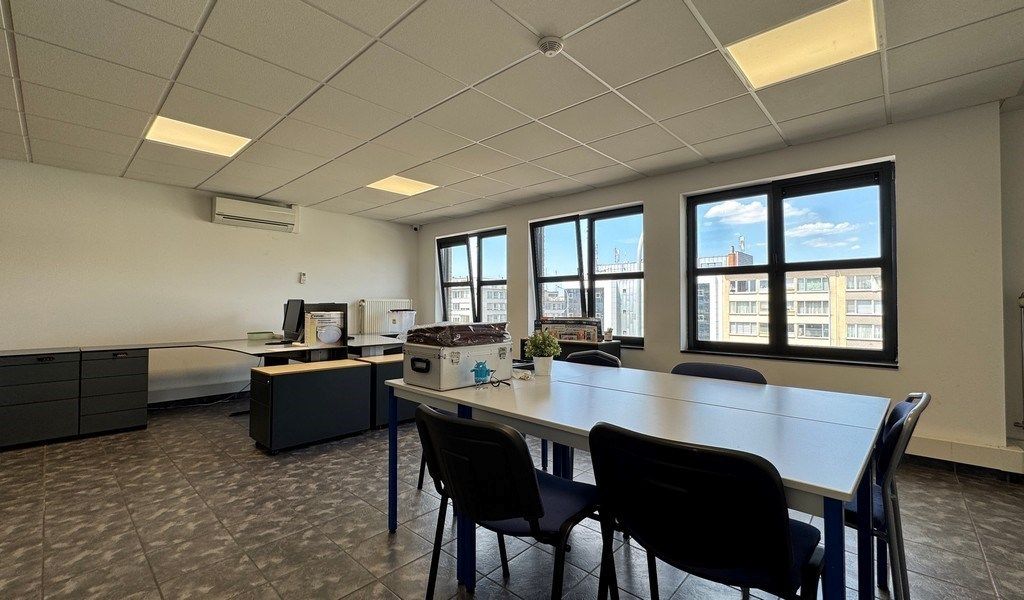 Instapklaar kantoor te huur aan N120 te Deurne foto 7