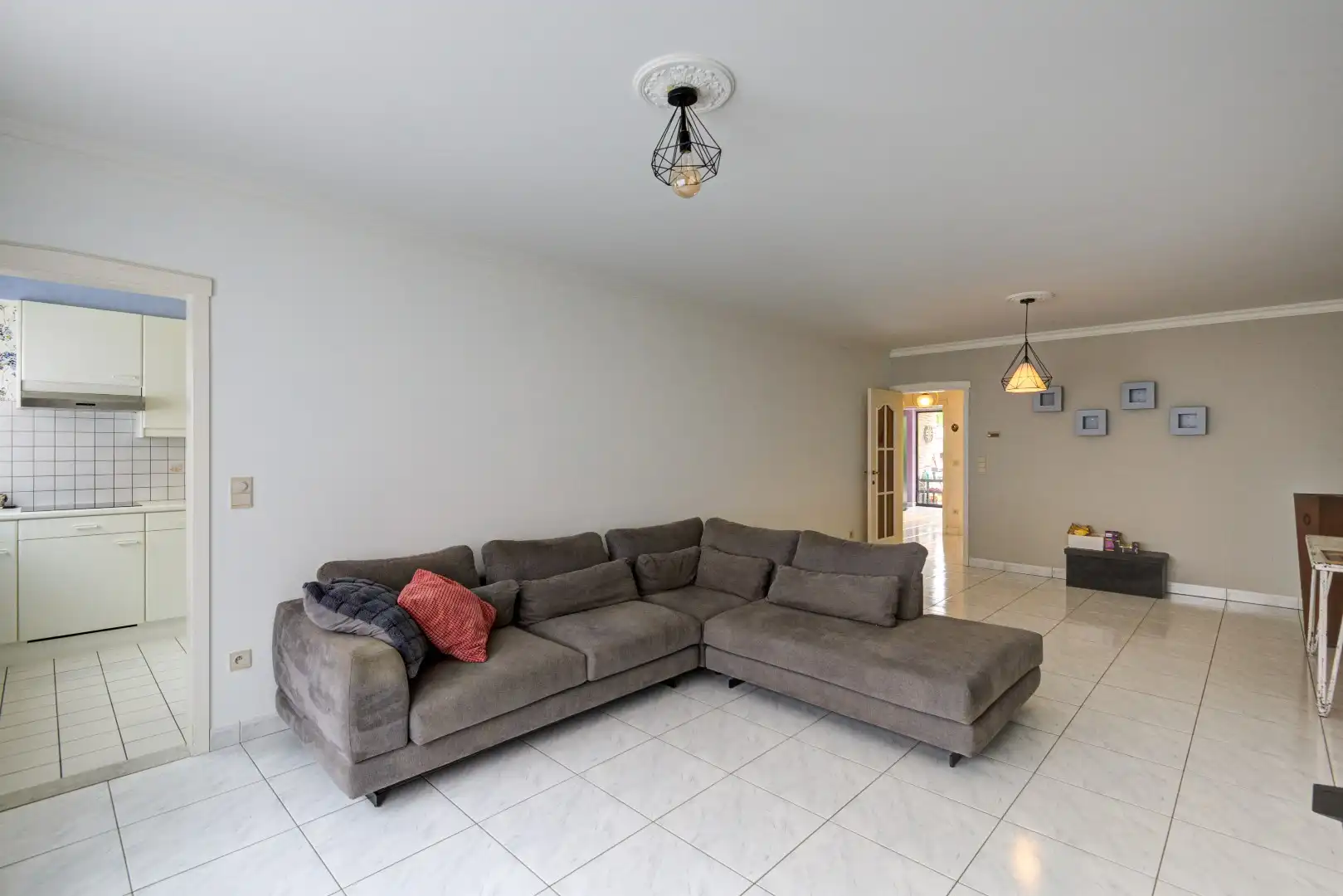 Instapklaar appartement met 2 slaapkamers en tuin foto 4