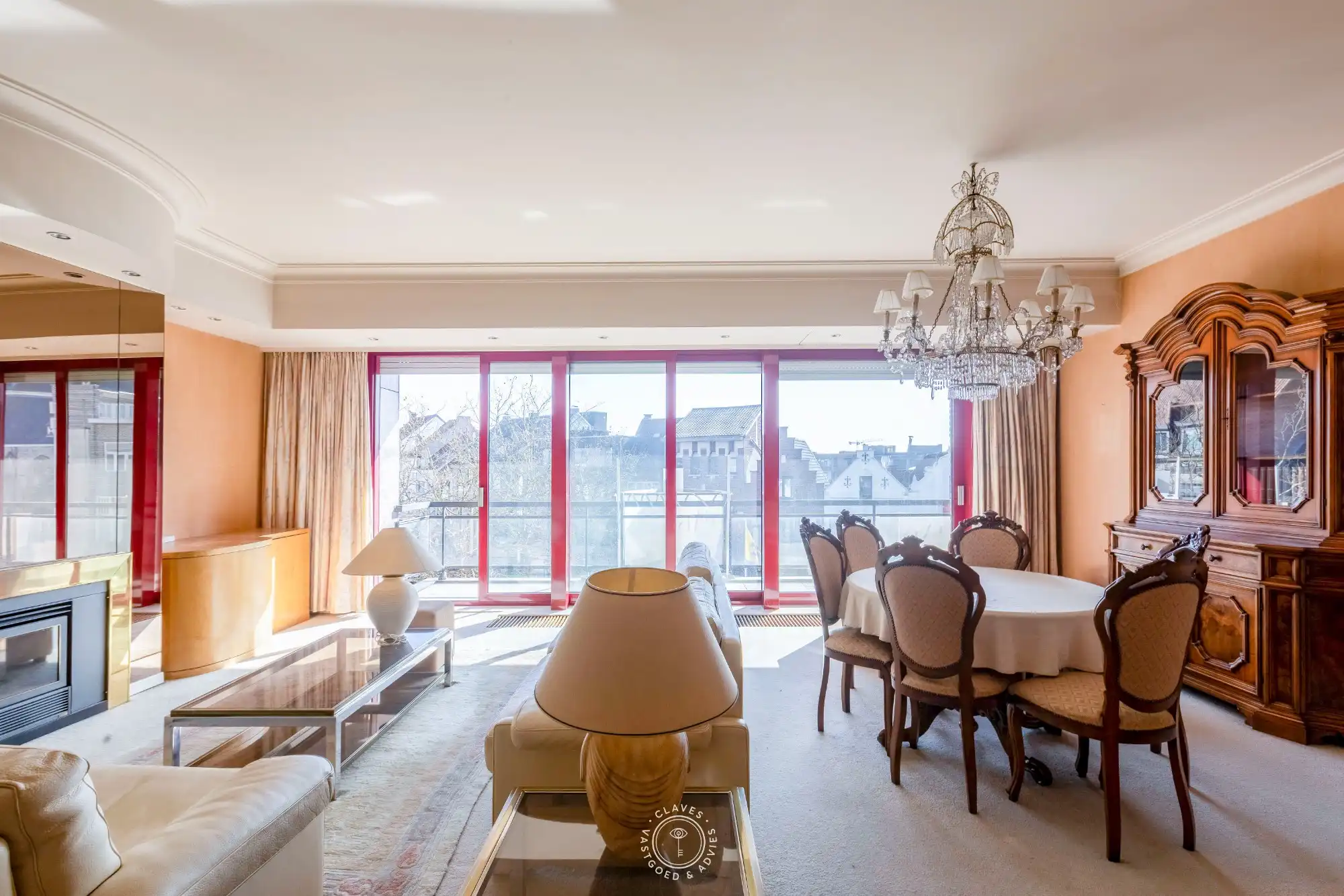 Ruim en energiezuinig appartement in het levendige hart van Sint-Niklaas foto {{pictureIndex}}