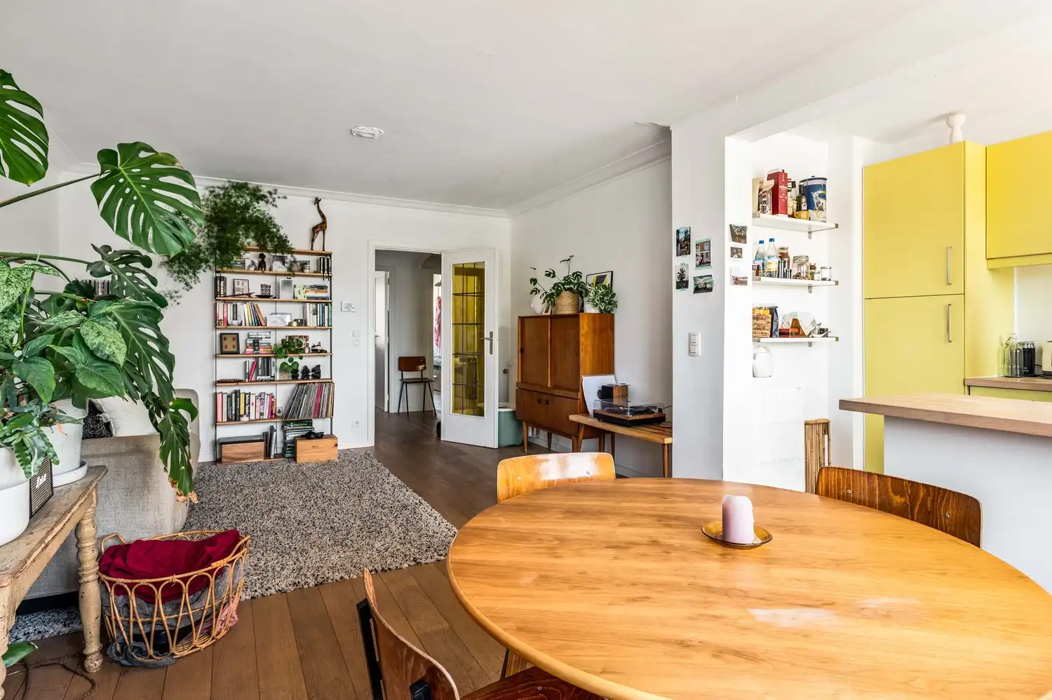 Gunstig gelegen, gerenoveerd 2 slaapkamer appartement met privatieve tuin! foto 7