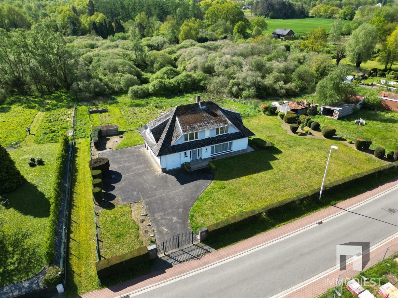 Charmewoning met zicht op agrarisch gebied (te renoveren) foto 4