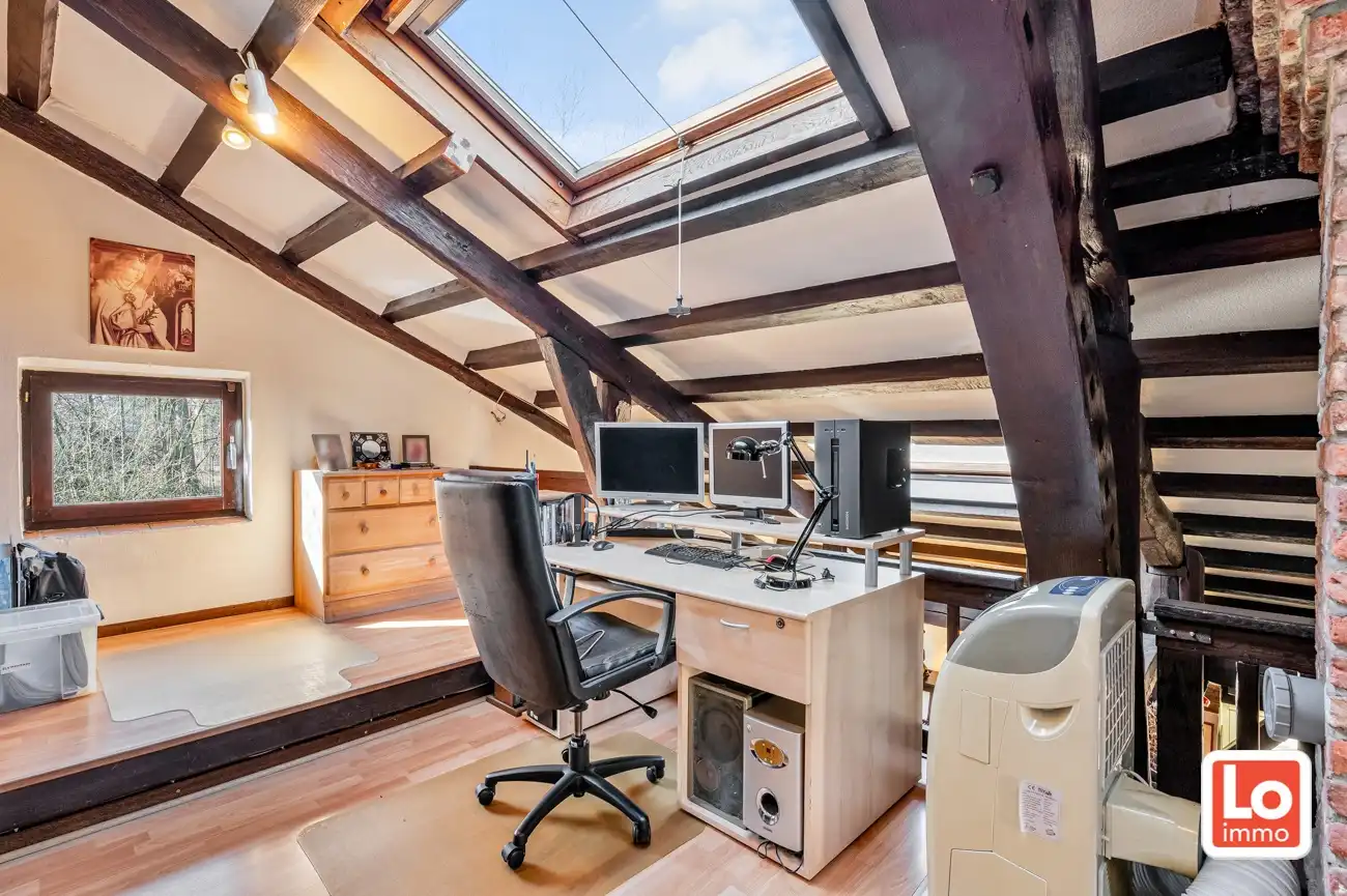 VERKOCHT! Charmante alleenstaande woning met inpandige dubbele garage en grote tuin met aanpalend bos (1ha) op een rustige locatie nabij het centrum van Wachtebeke! foto 17