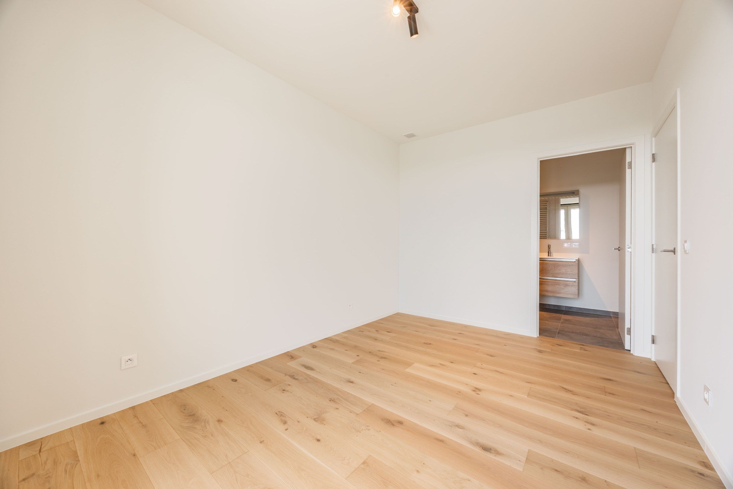 LUXE APPARTEMENT IN HARTJE WAREGEM foto 5