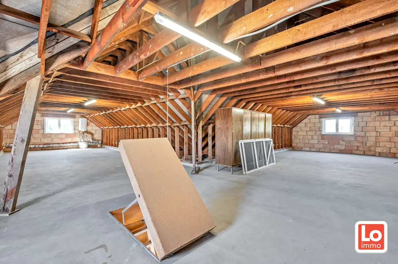 Ruime te renoveren open villa met inpandige garage op een héél rustige toplocatie met open zicht in Lochristi! foto 14