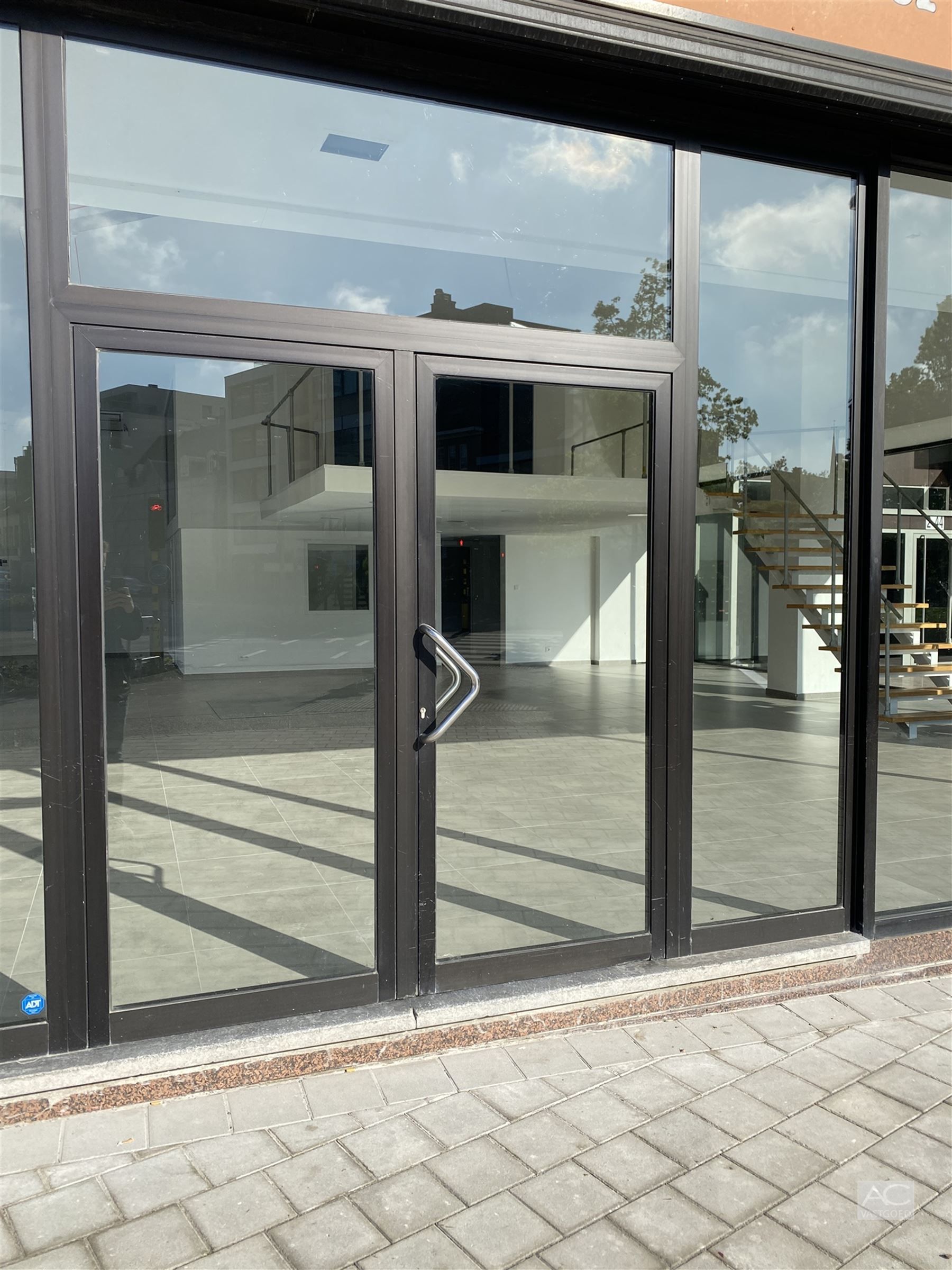 Commercieel handelspand in hartje Sint-Niklaas foto 3