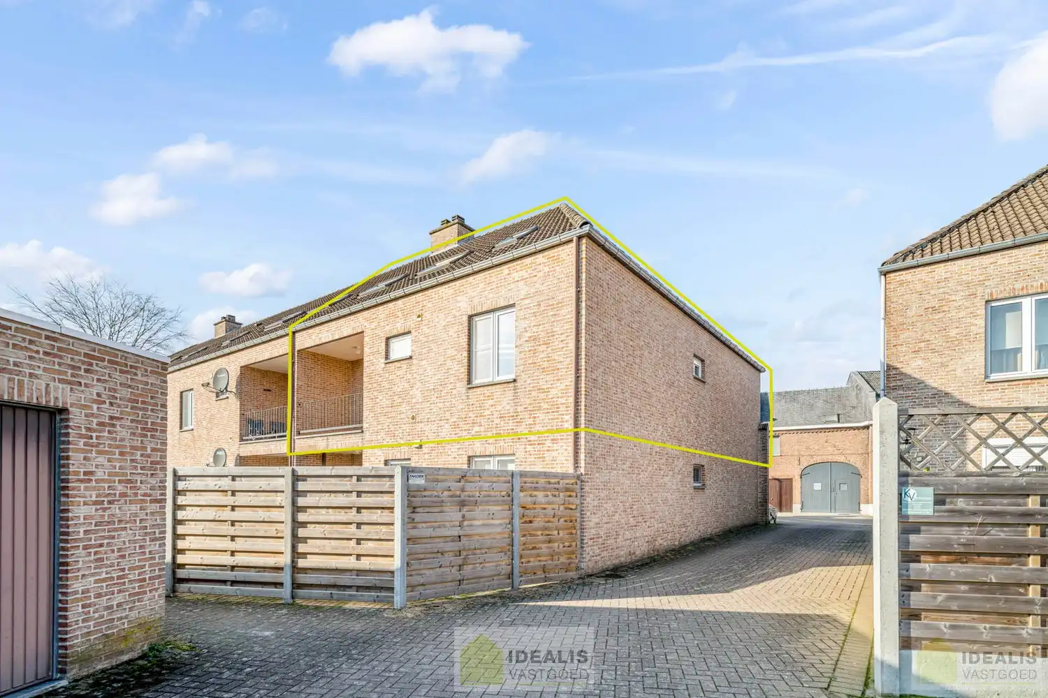 IDEALIS VASTGOED - PRACHTIG GERENOVEERD DUPLEXAPPARTEMENT IN HARTJE HAMONT! foto 15