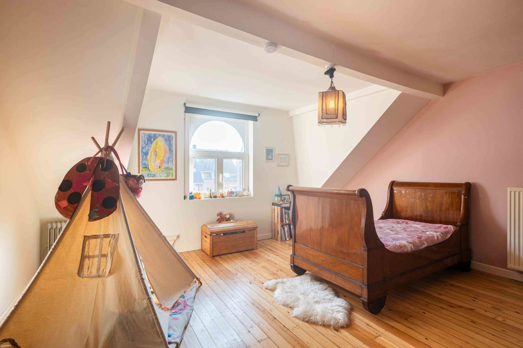 Karaktervolle woning op uitstekende locatie foto 23