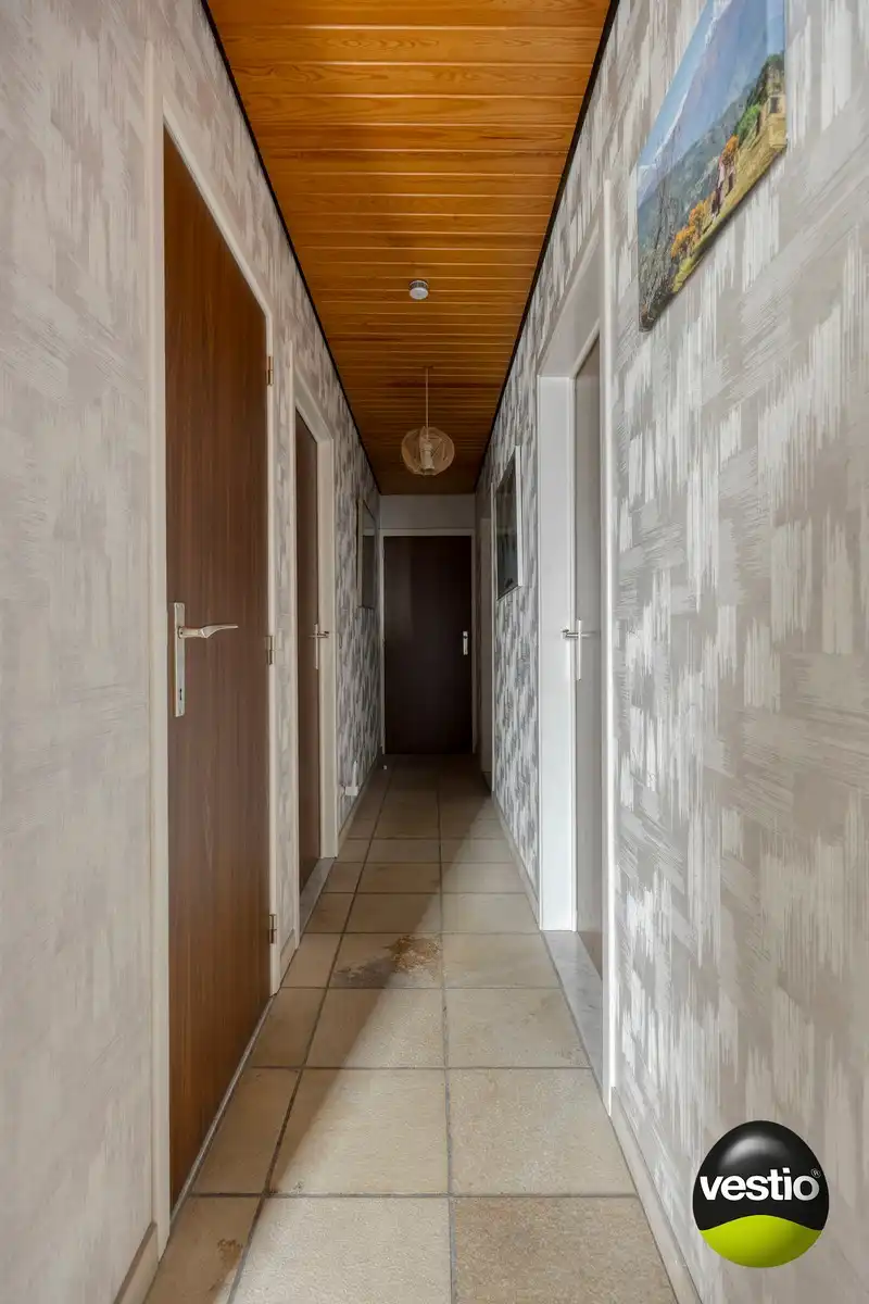 Gelijkvloerse woning met 3 slaapkamers, zonnepanelen en tuin op residentiële, rustige ligging. foto 10