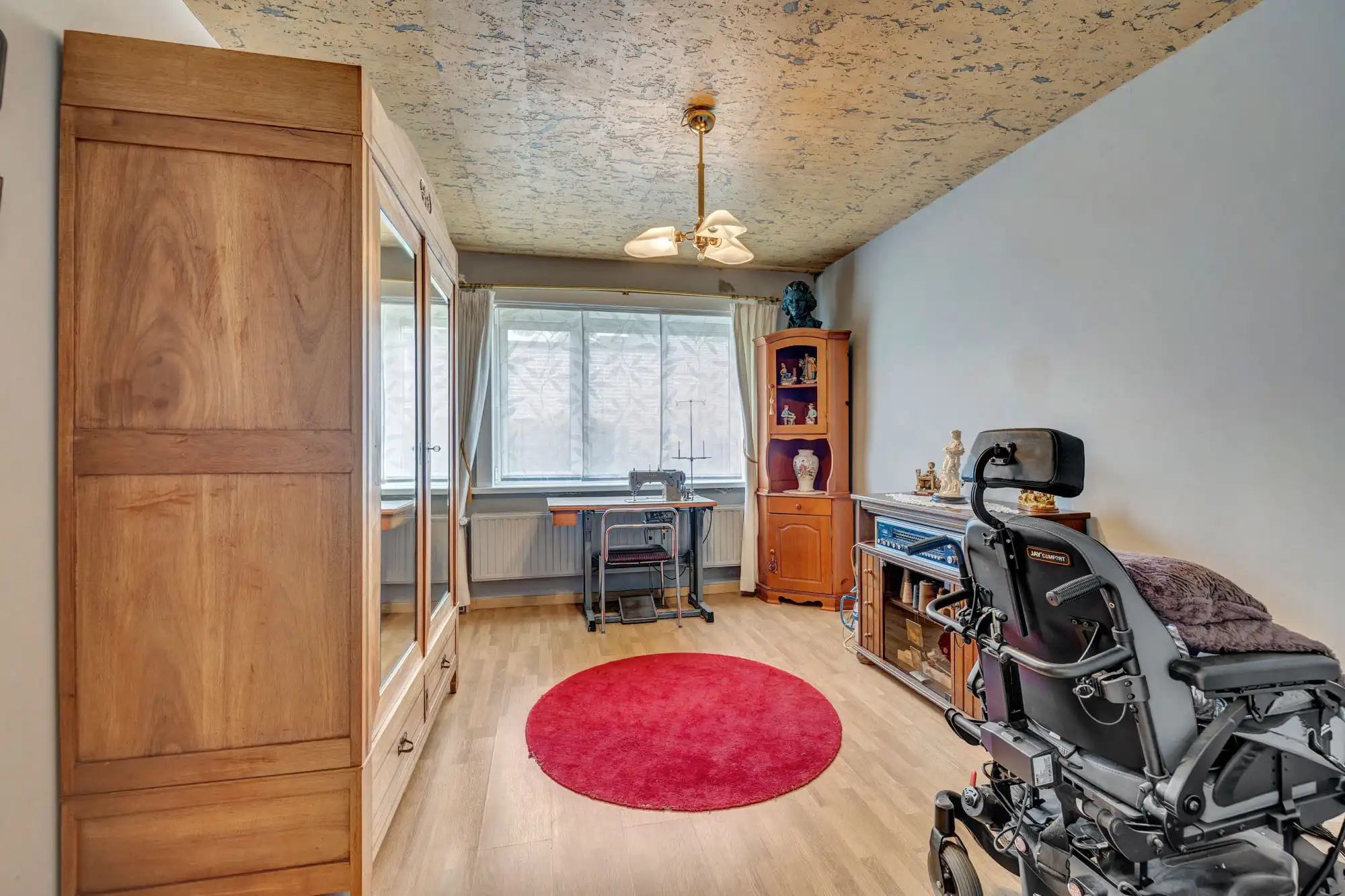 Bungalow met drie slaapkamers in Denderhoutem foto 17