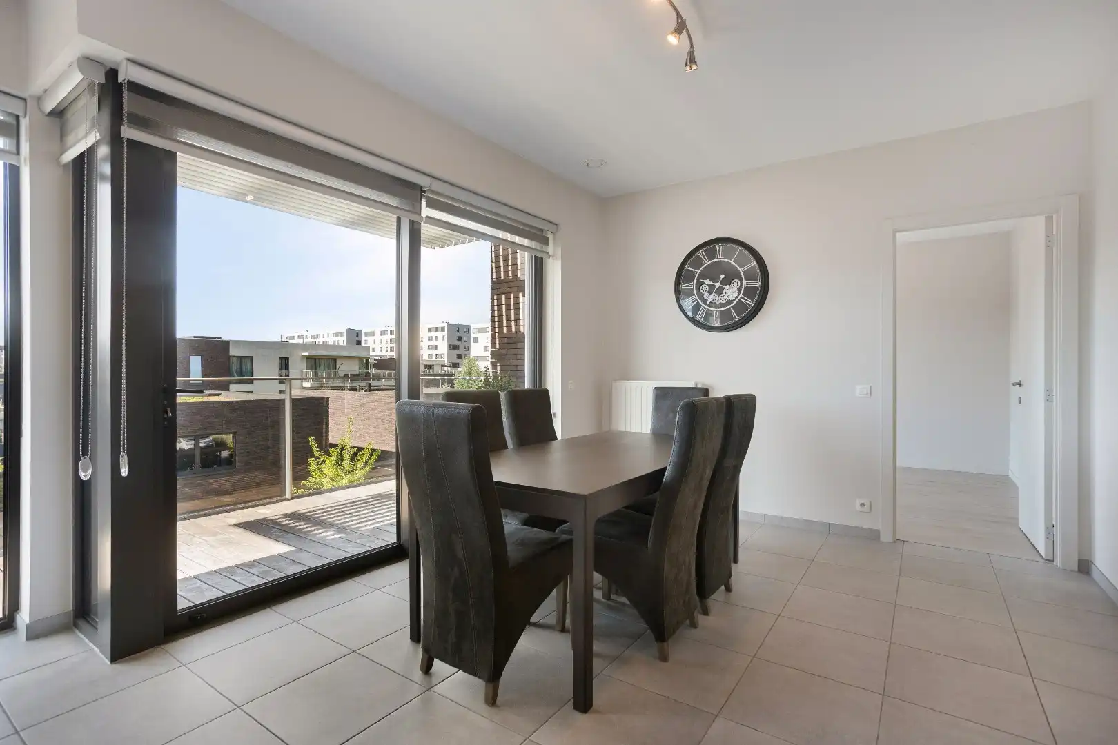Recent app (76m²!) met 1 slpk, ruim terras en kelder foto 8