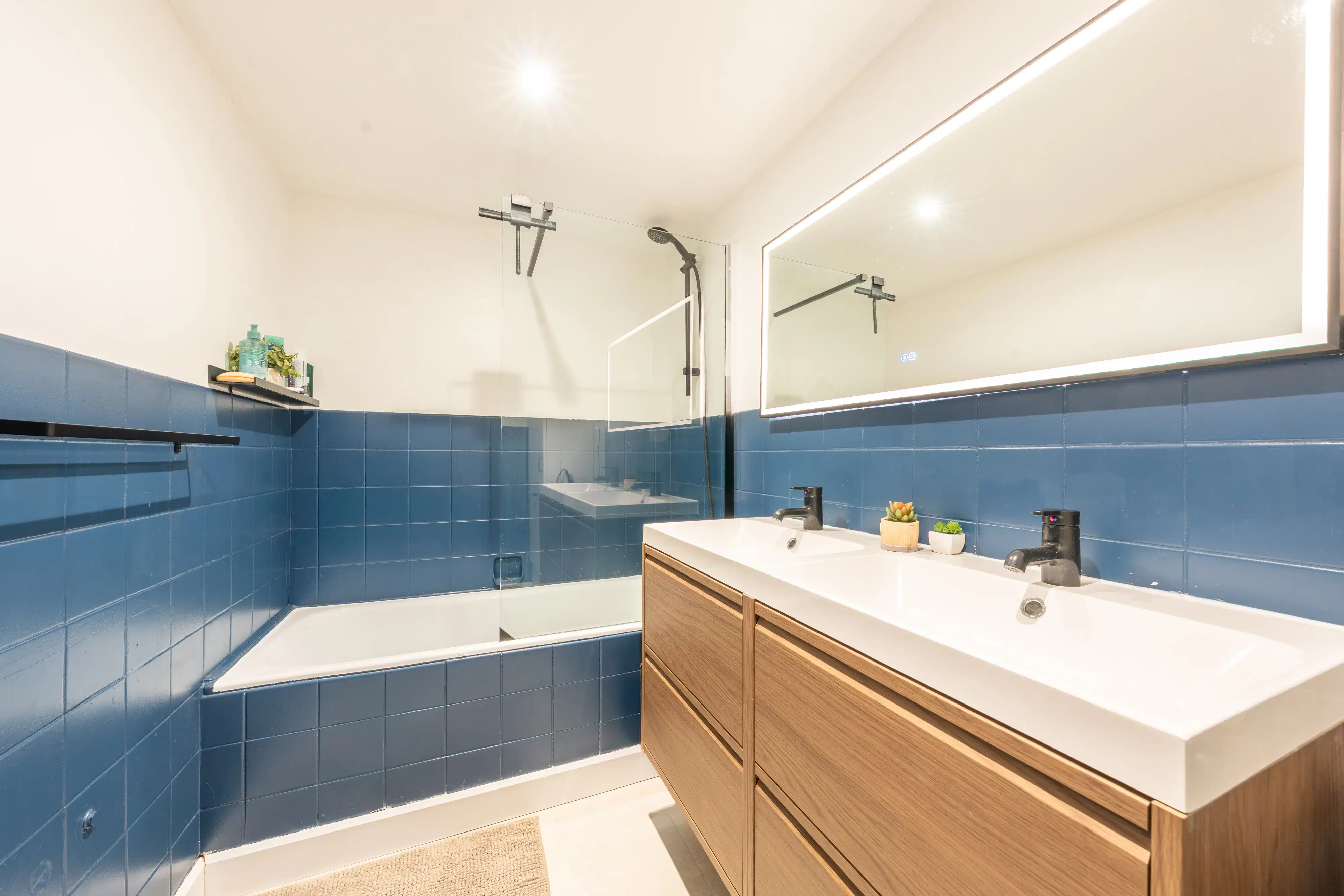 Instapklaar appartement met ruim terras in Berchem foto 9