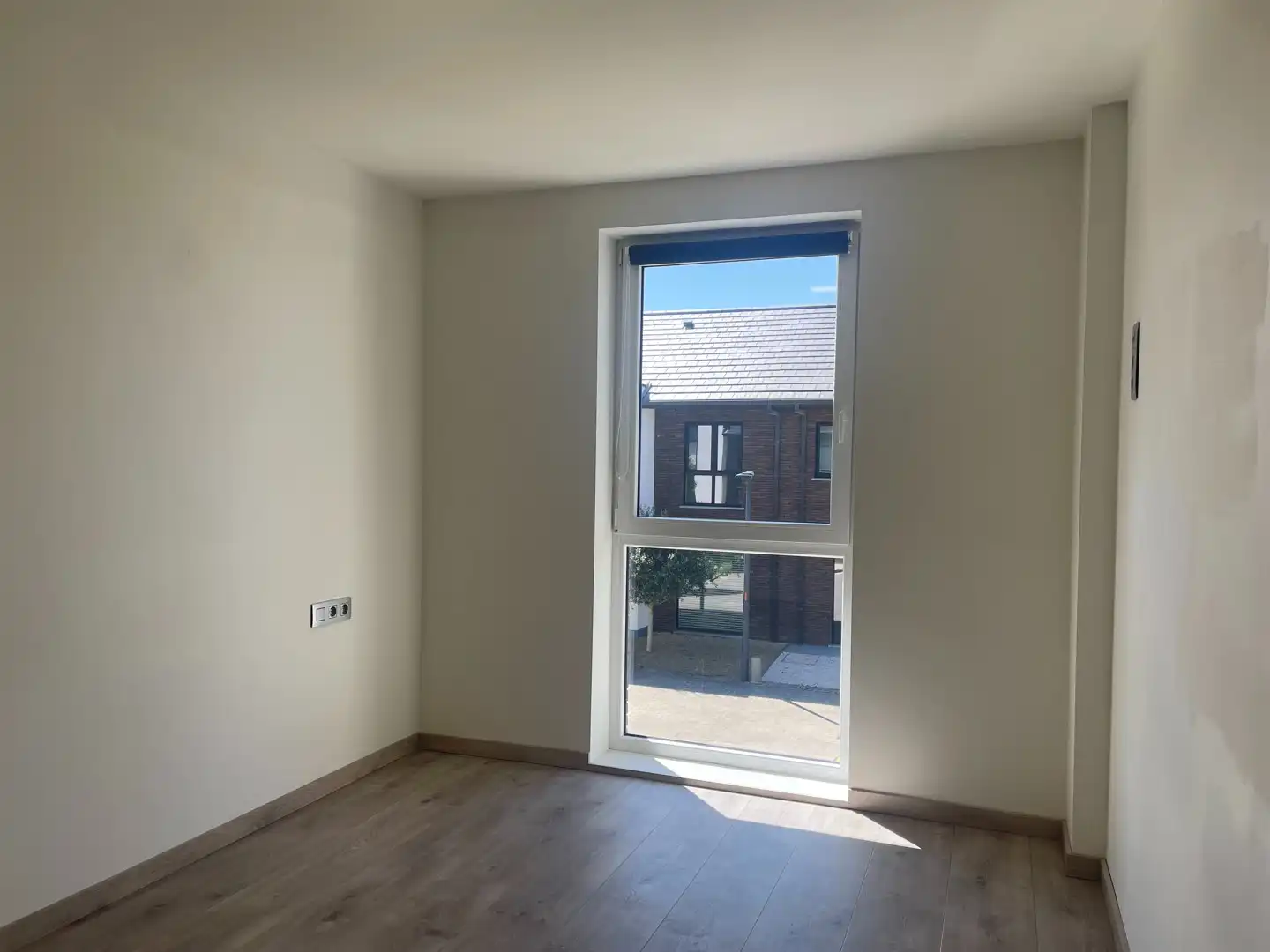 Moderne woning met 4 slaapkamers en garage in rustige buurt in Zwankendamme foto 12