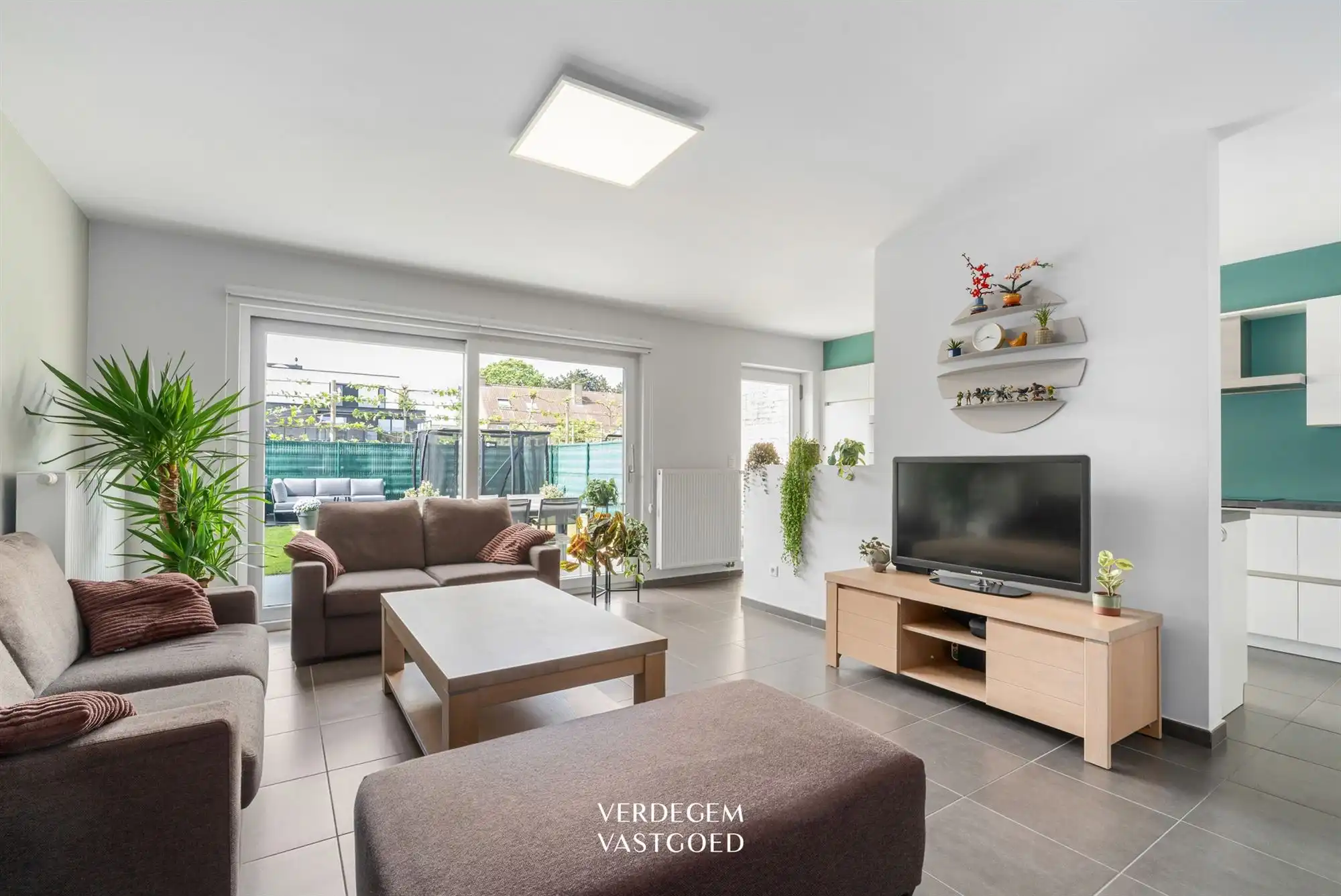 Energiezuinig en instapklaar wonen met 3 slaapkamers, inpandige garage en tuin foto 3