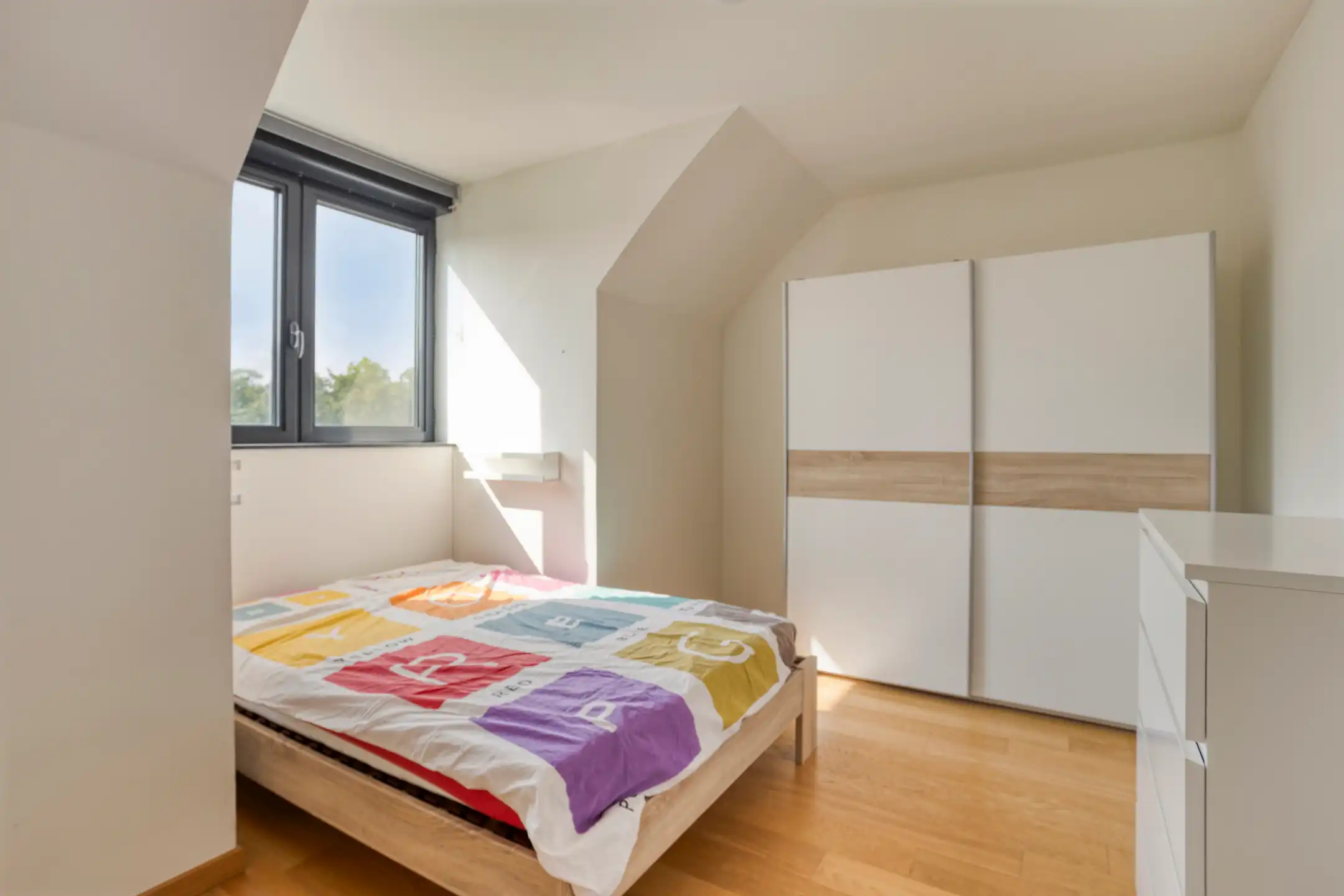 Appartement 2012 met terras, parking op strategische ligging foto 9