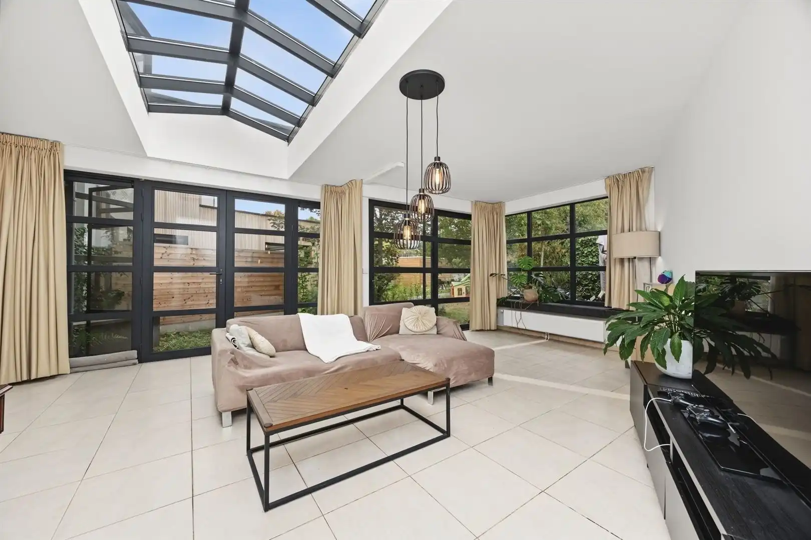 Een ruime, lichtrijke woning met uitbreidingsmogelijkheden in het hart van Zemst foto 8