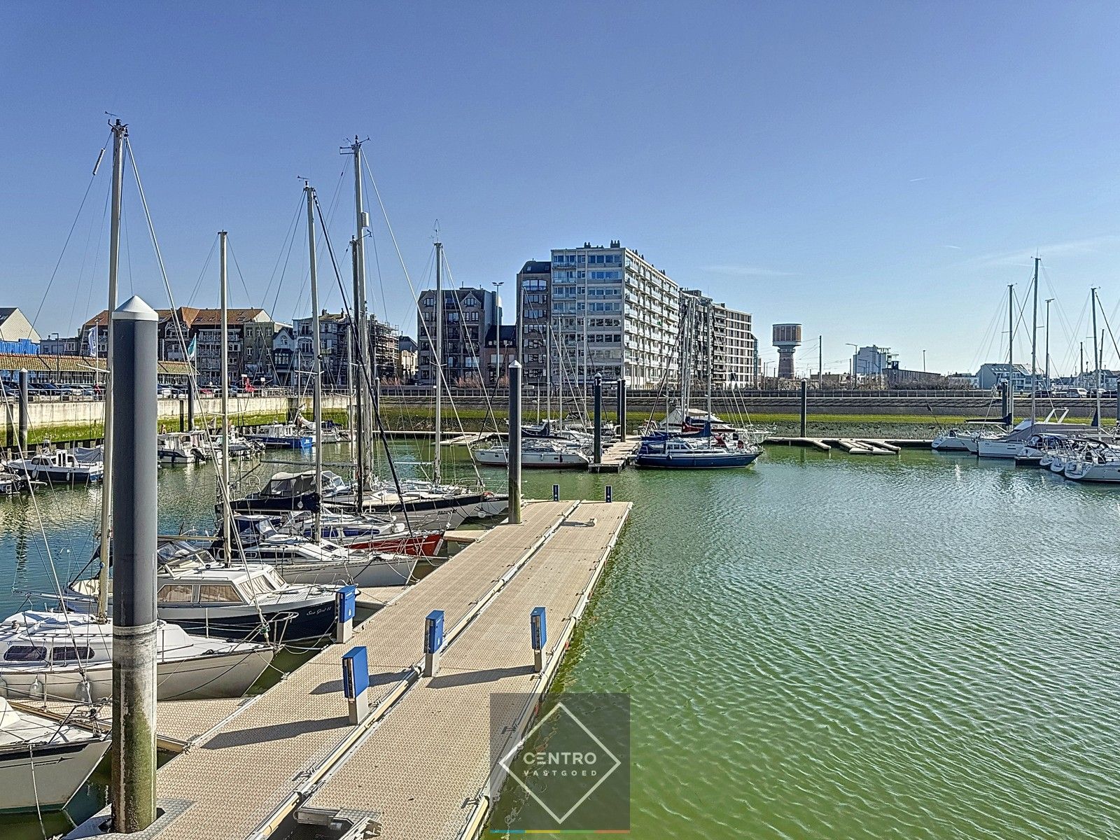 SUBLIEM appartement aan de JACHTHAVEN met 3 slpks én 3 terrassen! foto {{pictureIndex}}