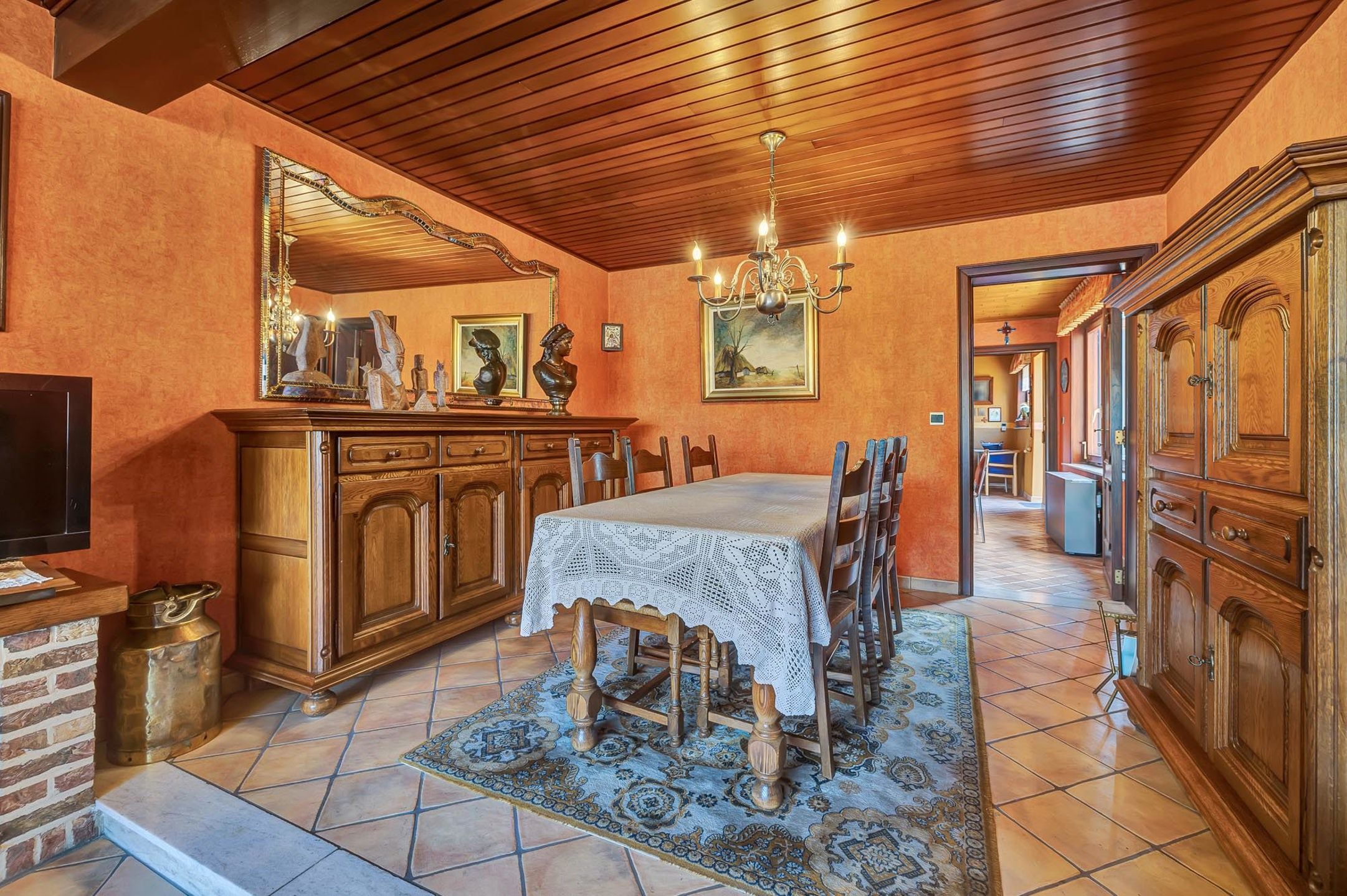 Charmante woning met 3 slpk met garage/(kleine)handelsruimte foto 5