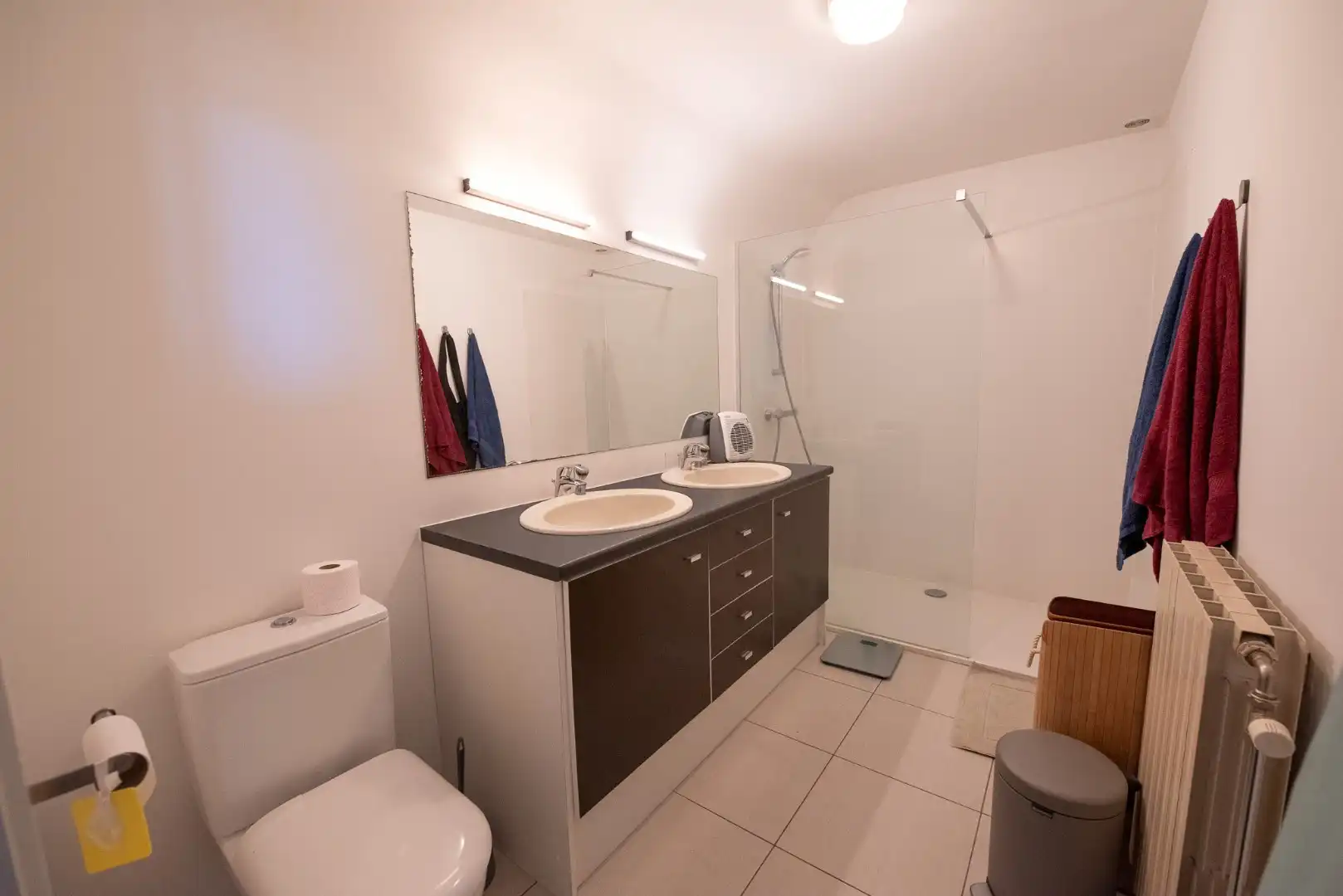 Instapklaar appartement met ruim terras! foto 7