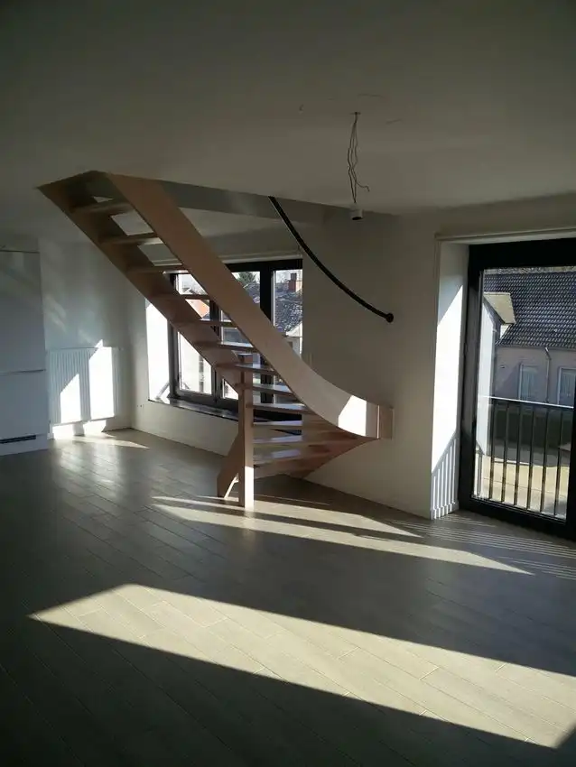 zonnige duplex, 2 slpk., autostaanplaats en tuindeel foto 11