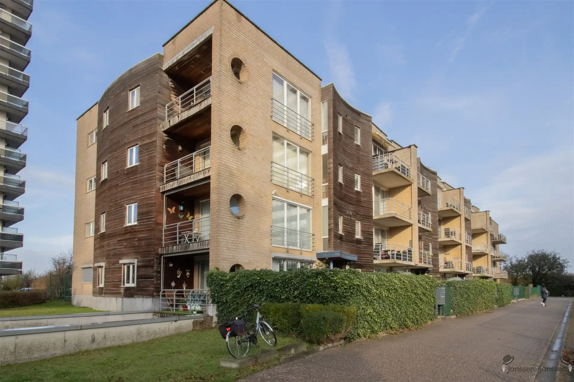 Gelijkvloers appartement van 115 m² met tuin, 2 slaapkamers en een ondergrondse parkeerplaats foto 10