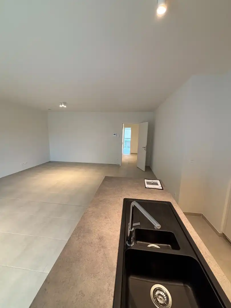 Nieuwbouw 2-slaapkamerappartement met terras foto 30